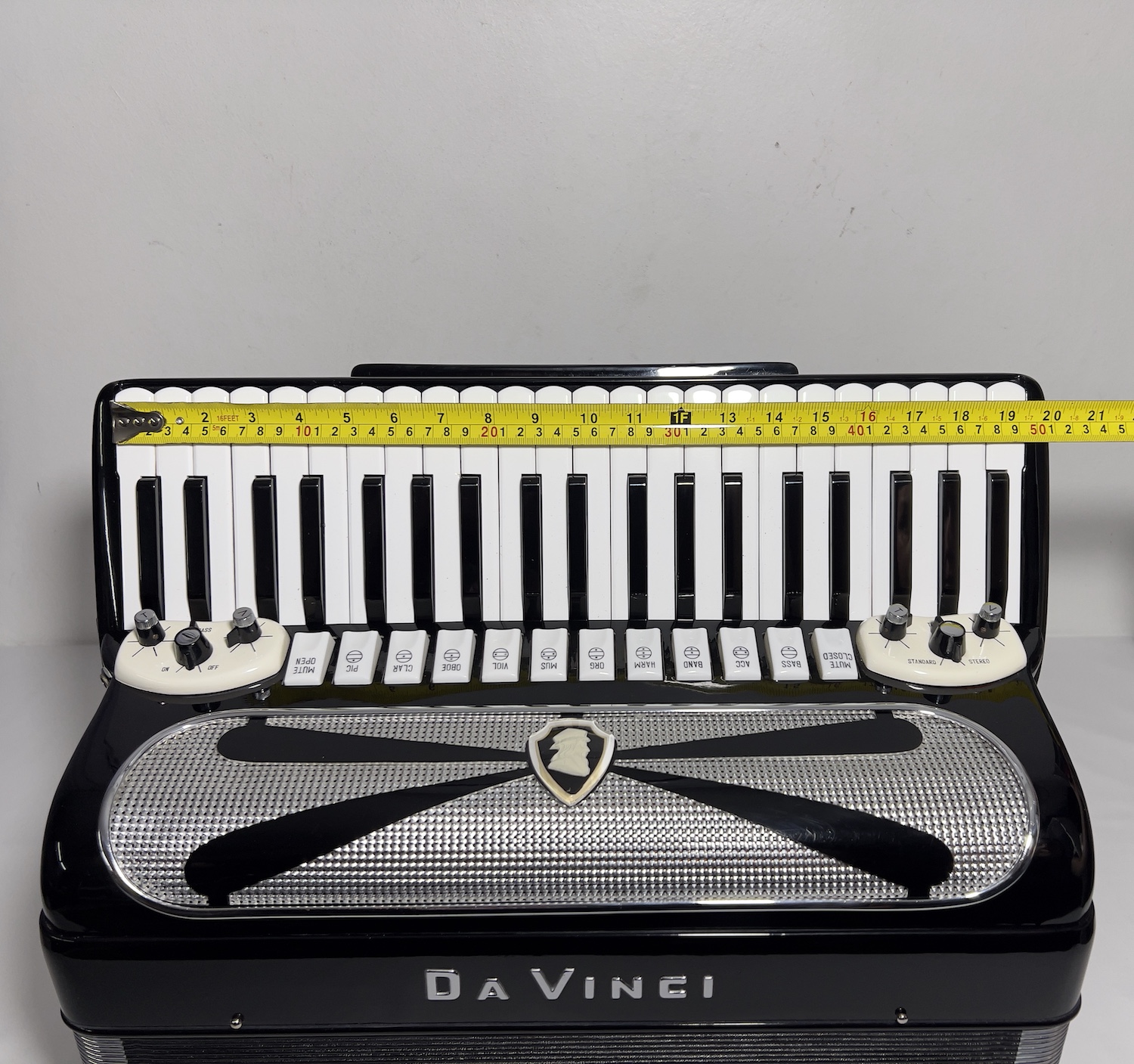 Acordeon Da Vinci MM 20 - Quarta Oitavada - 12/9 Reg. - 11.5 kg - 49 cm 