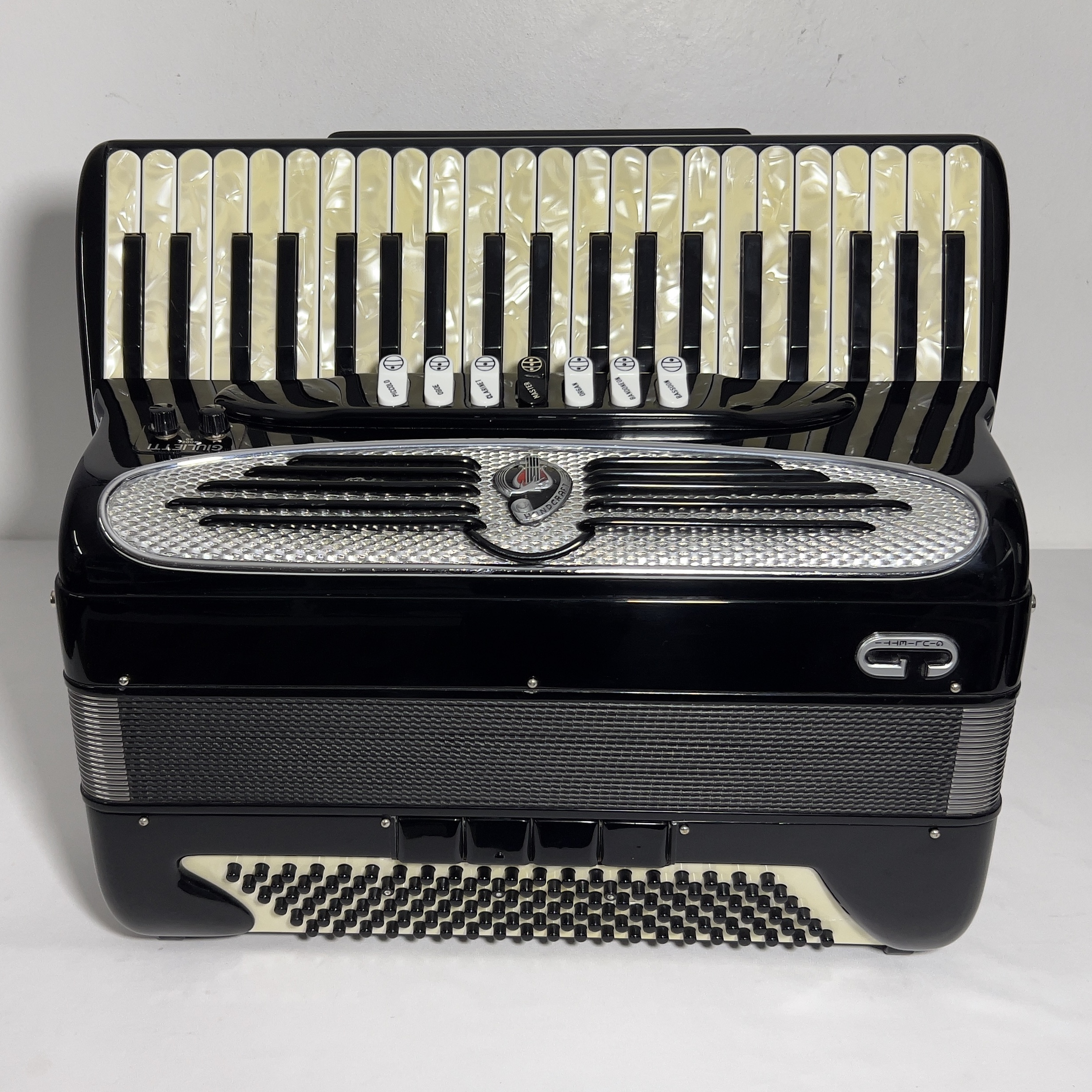 Acordeon Giulietti F74 - Terça Oitavada - 10.4 kg - 7/4 Registros - 49 cm