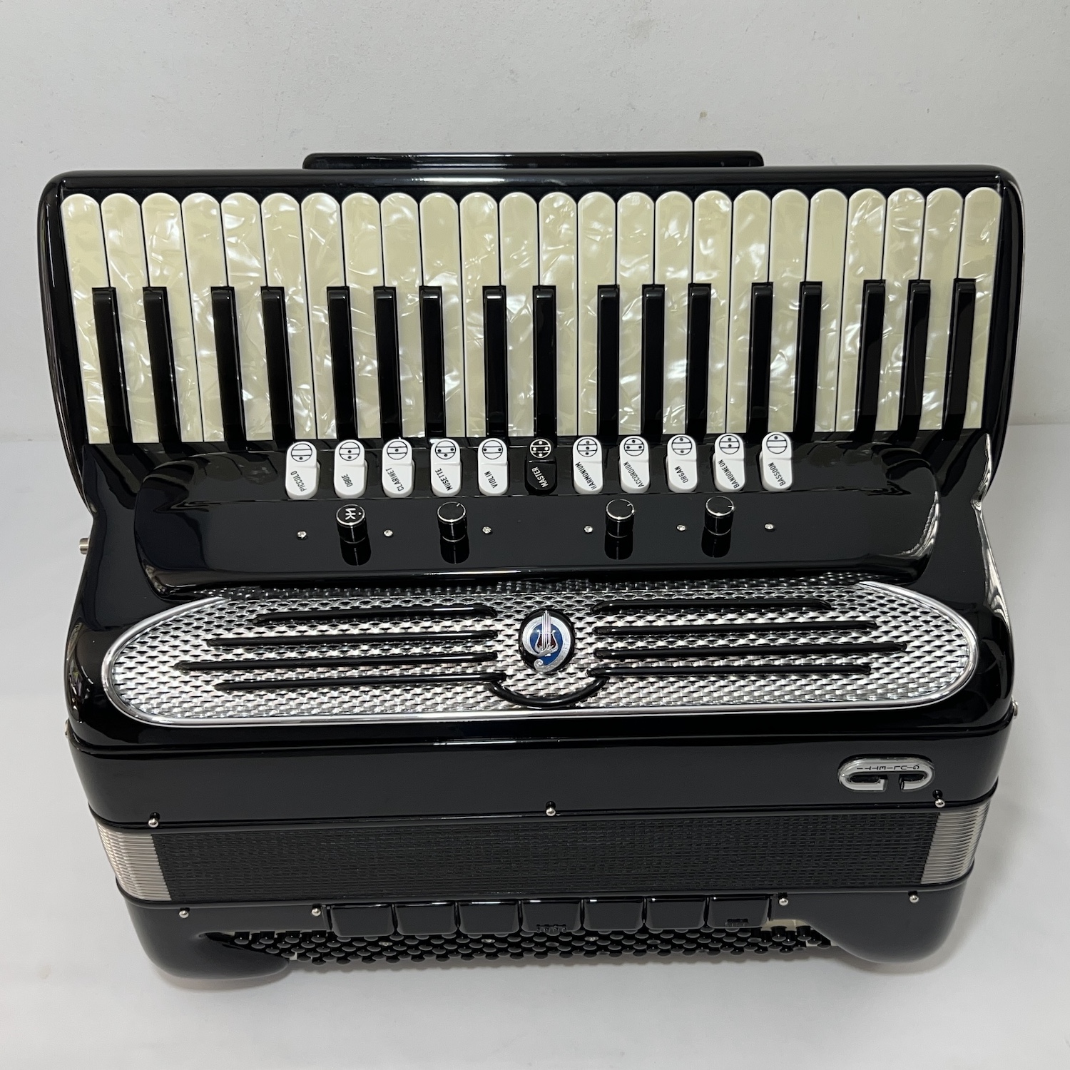 Acordeon Giulietti Bassetti Transformer N.4 - Polifônica - 11/7 Registros - 12.5 kg - 49 cm 