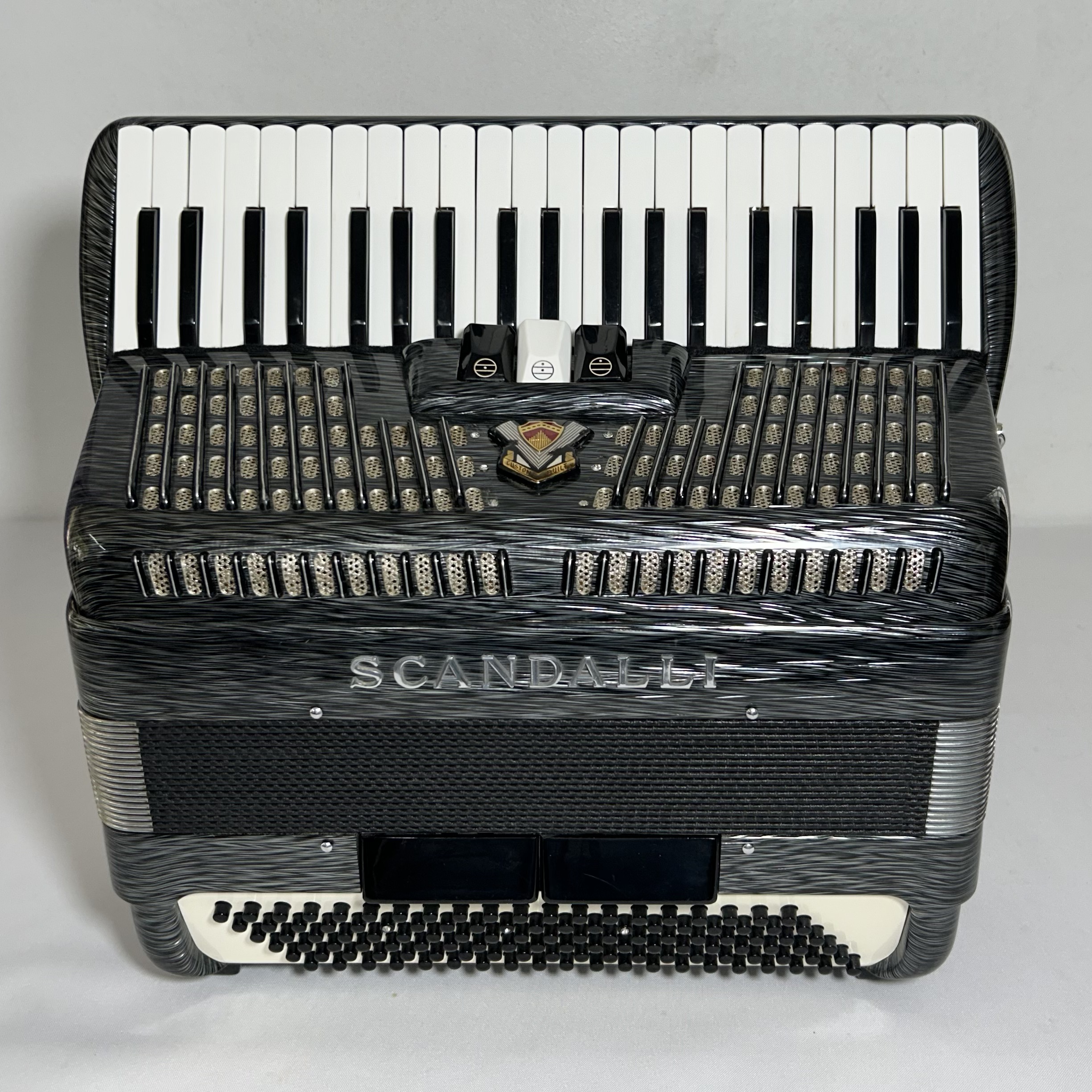 Acordeon Scandalli - Segunda de voz - 3/2 Registros - 7.9 kg - 41 cm