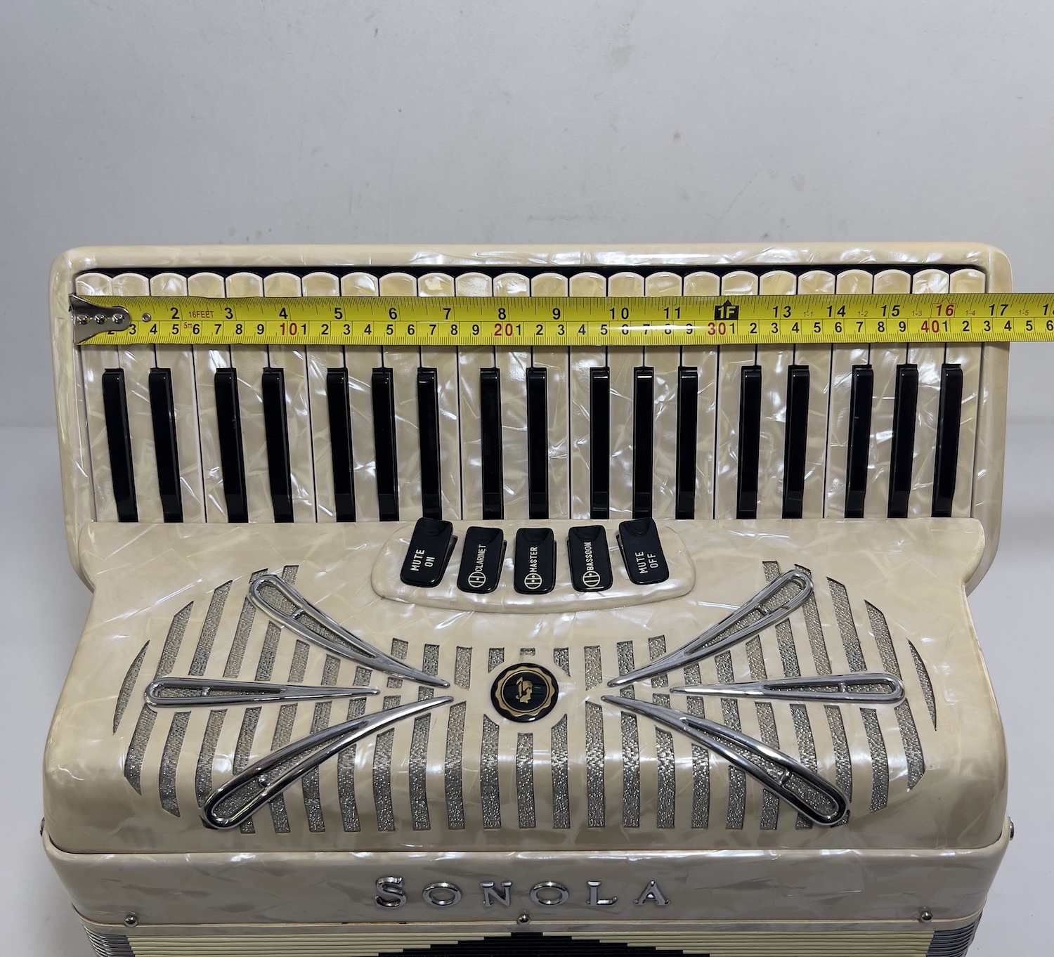 Acordeon Sonola - Segunda de voz - 5/2 Registros - 7.7 kg - 42,5 cm 