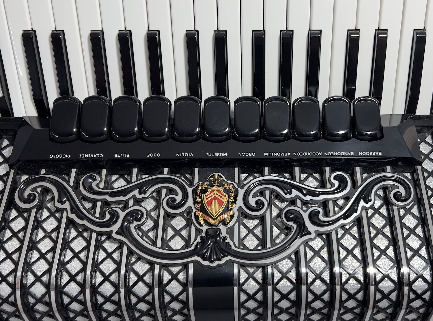 Acordeon Scandalli Super VI - Farfisa - 4/5 de voz - 12.7 kg - 49 cm 