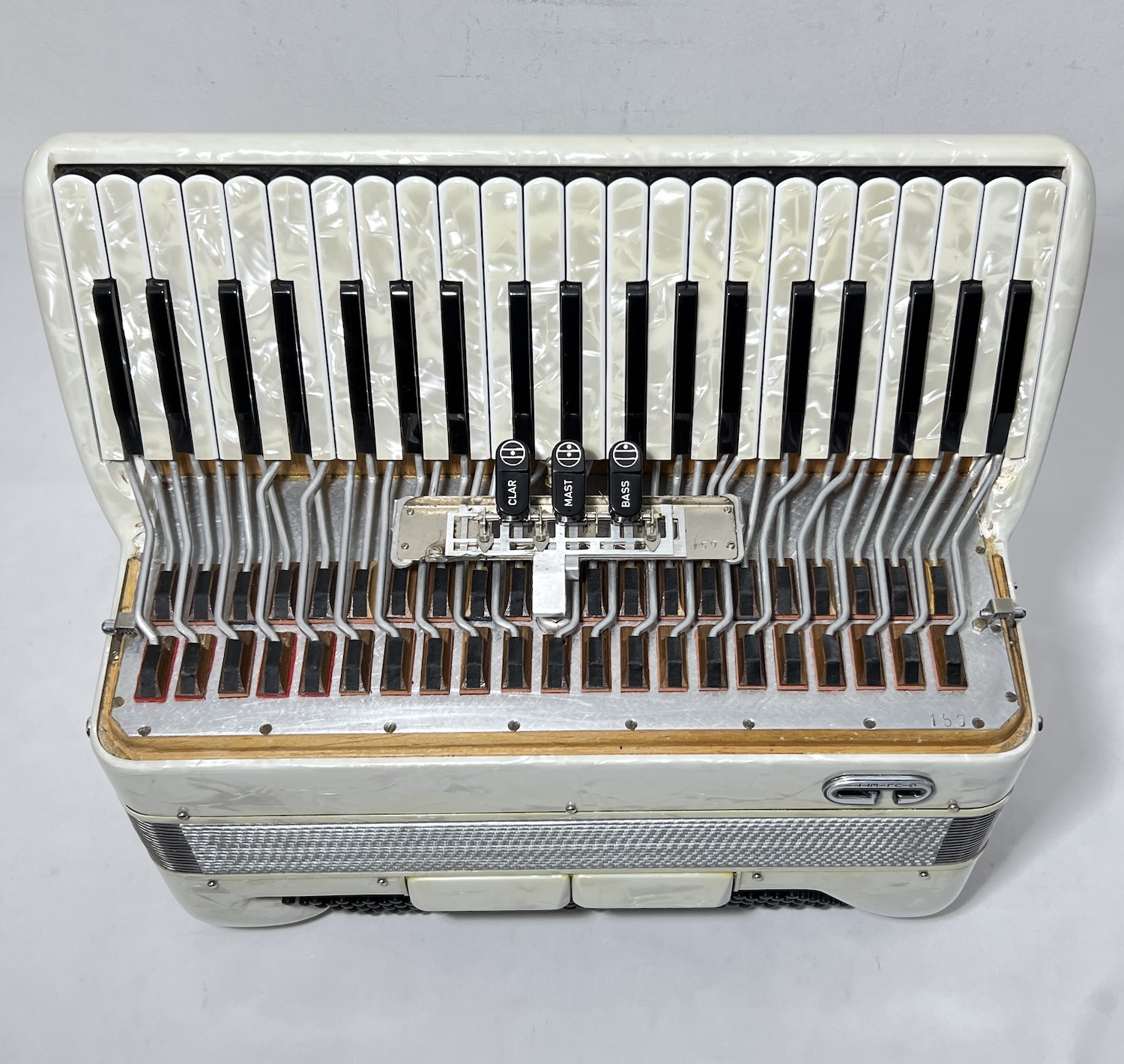Acordeon Giulietti S32 - Segunda de voz - 3/2 Registros - 8.3 kg - 42 cm 
