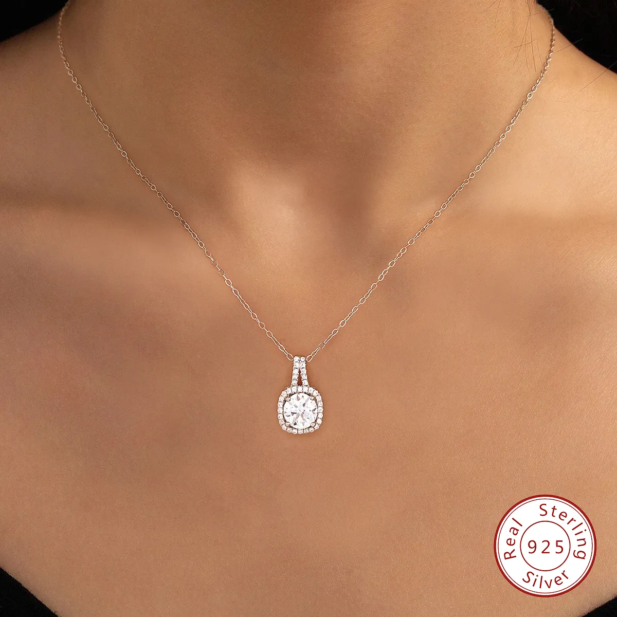 Collier Rhea 
