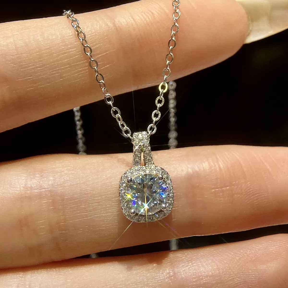 Collier Rhea 
