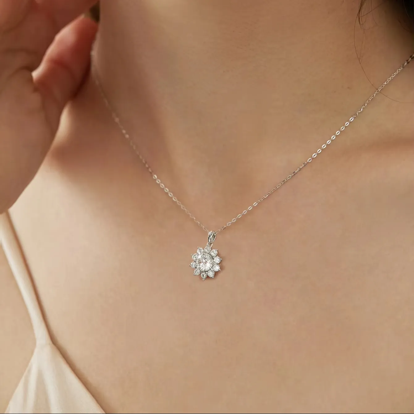 Collier Varuna