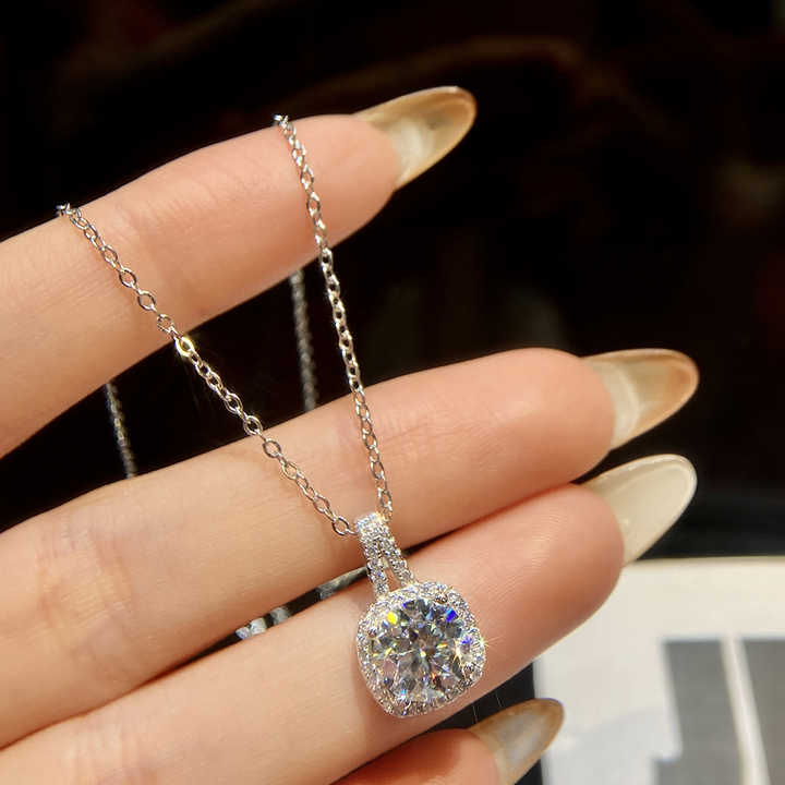 Collier Iman