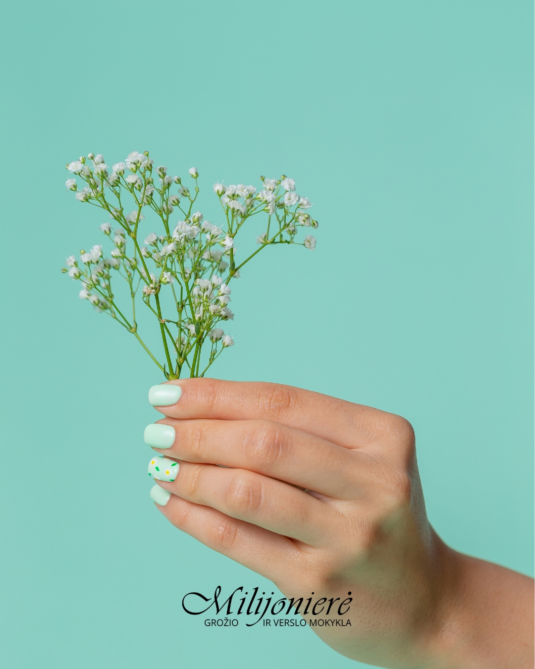 Kombinuotas aparatinis manikiūras