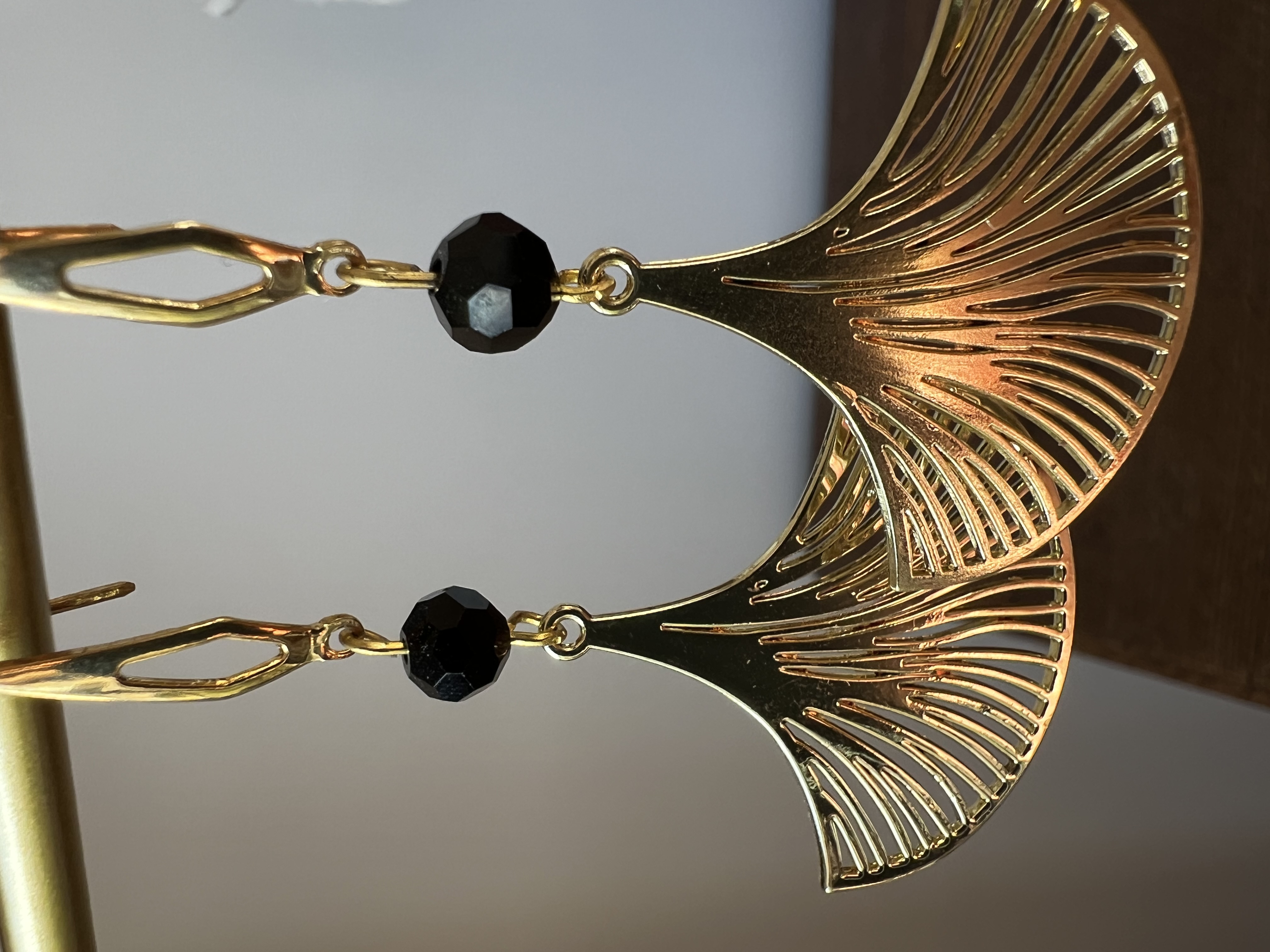 Boucles d'oreilles BLACK GINGKO cristal