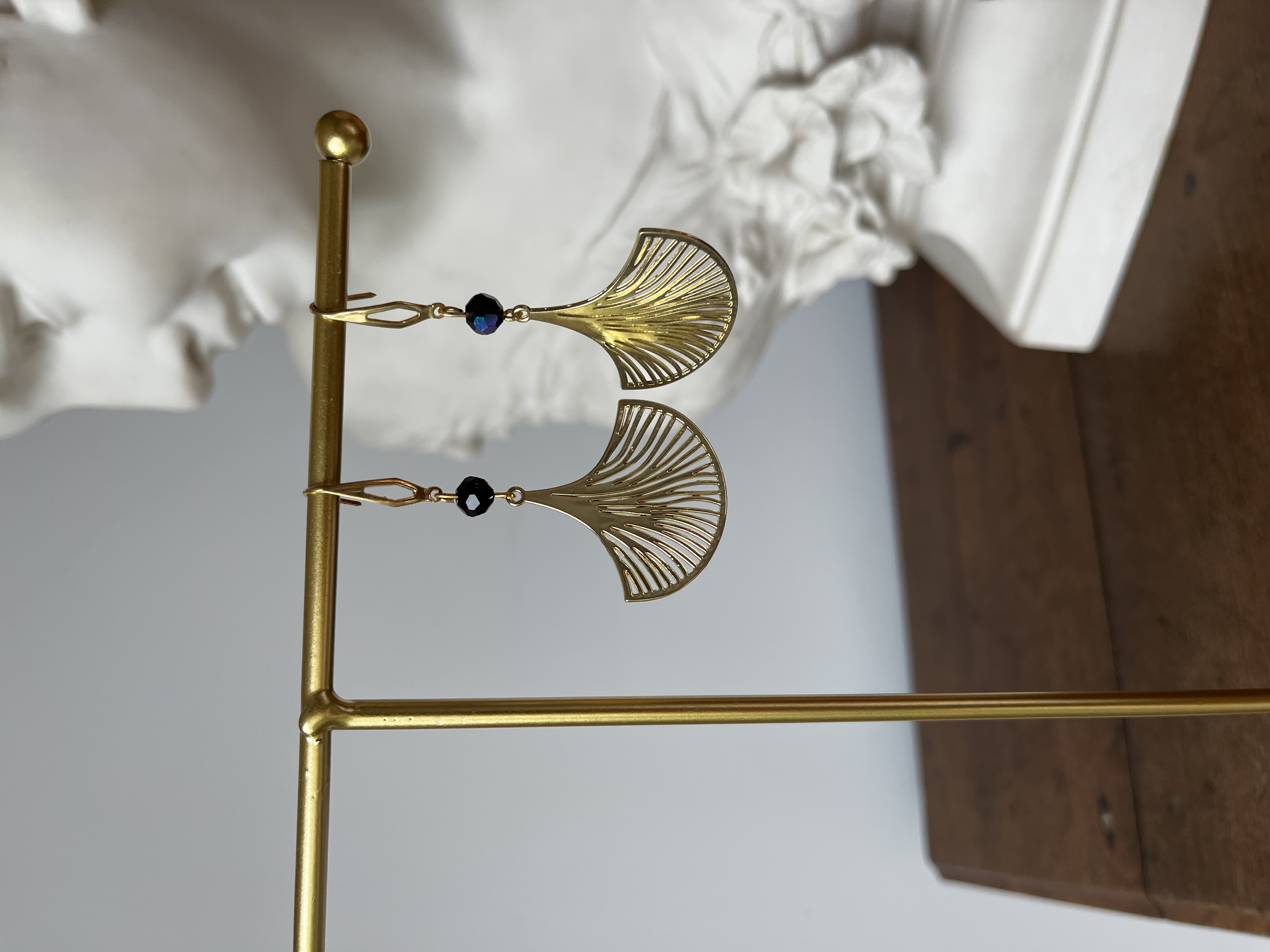 Boucles d'oreilles BLACK GINGKO cristal