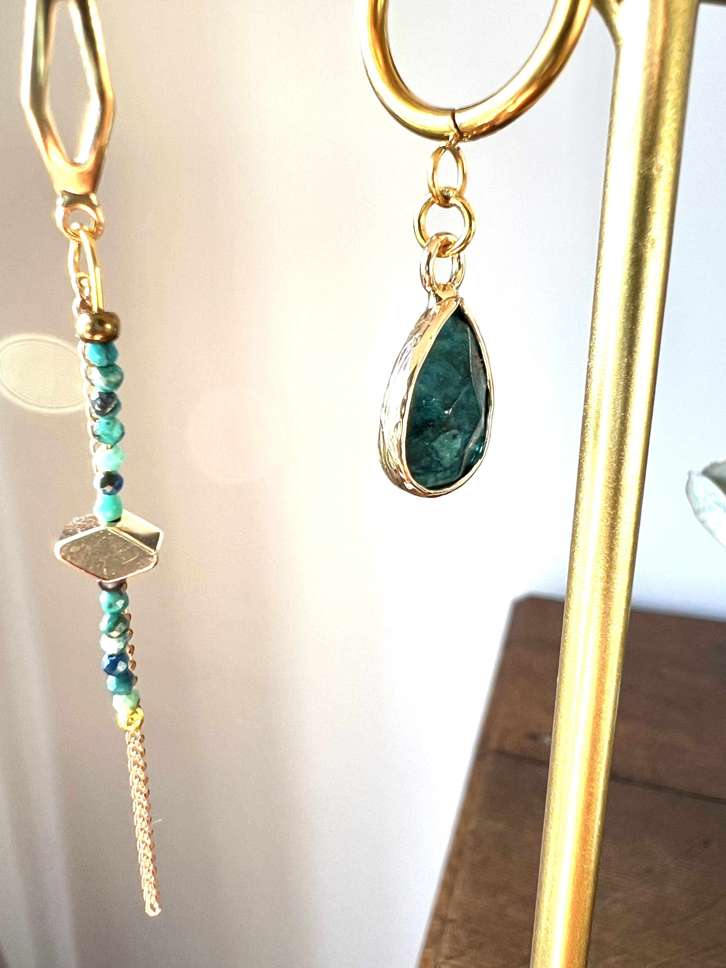 Boucles d'oreilles asymétriques CENOTE chrysocolle