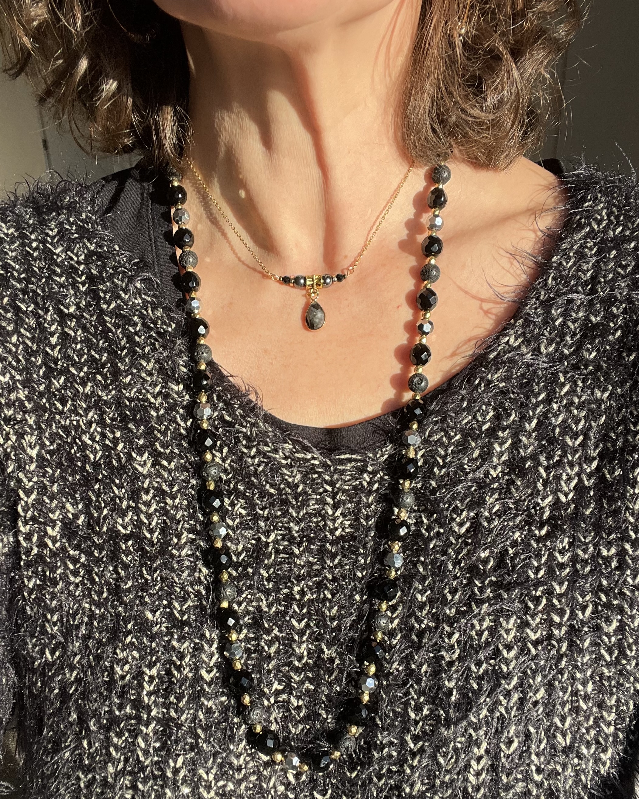 Sautoir BLACK HEKLA cristal, hématite, pierre de lave