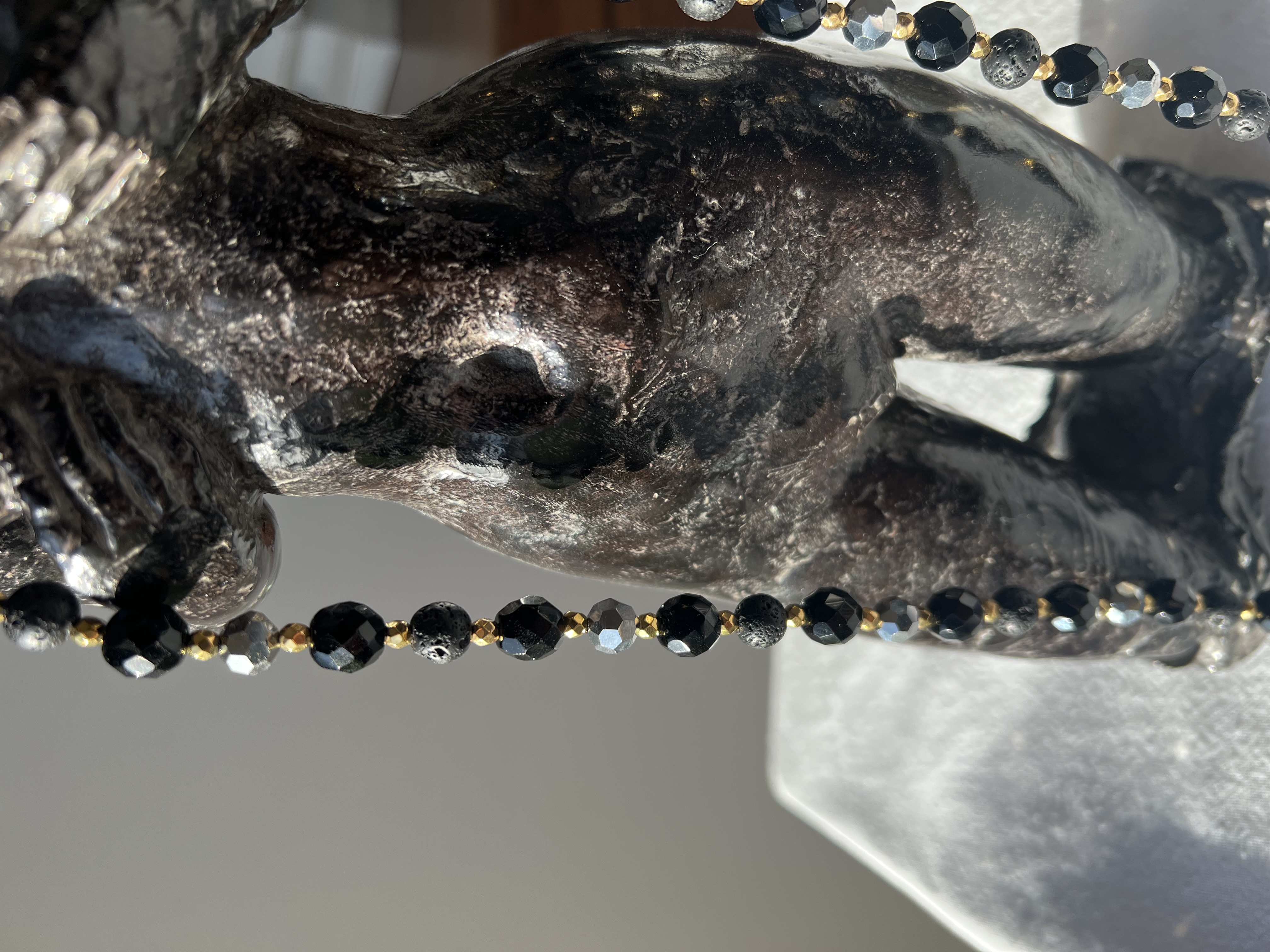 Sautoir BLACK HEKLA cristal, hématite, pierre de lave