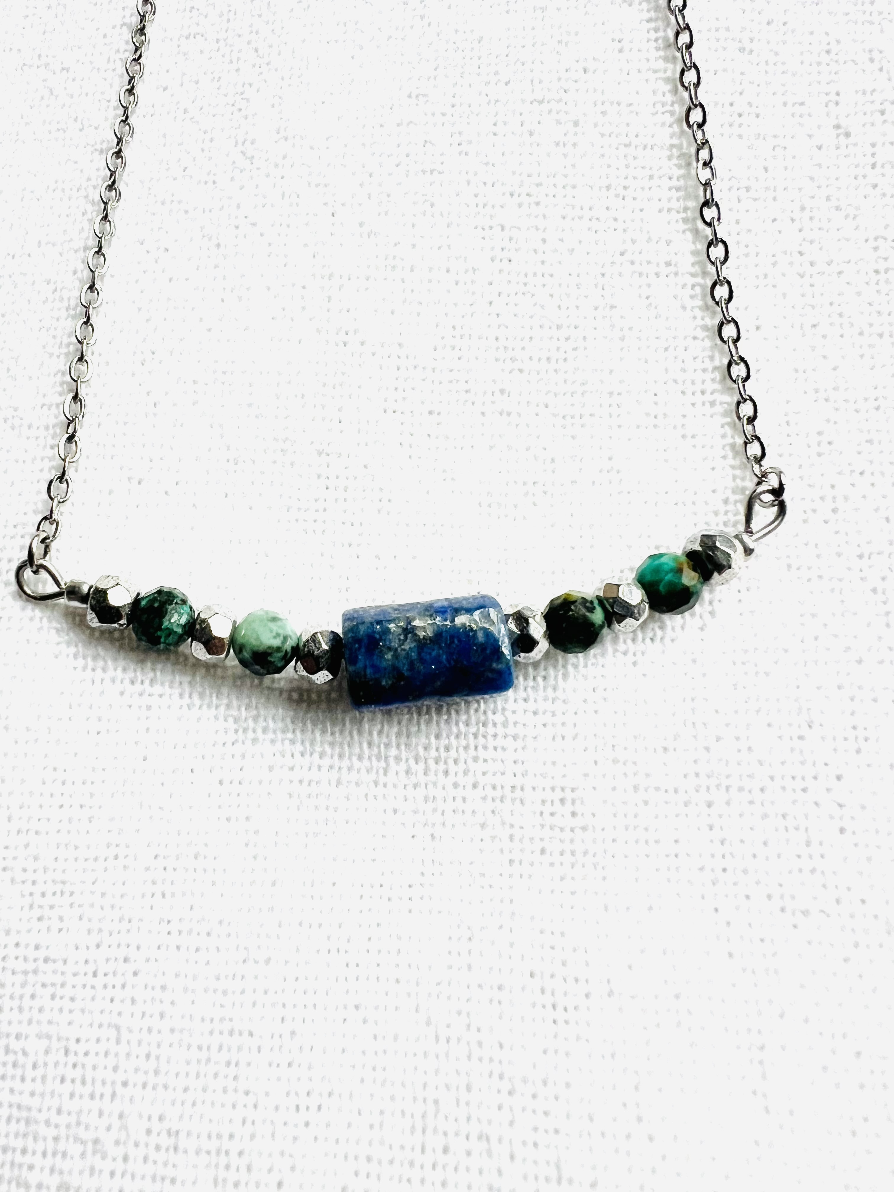 Collier NAMIBIA lapis lazuli, turquoise africaine, hématite argentée