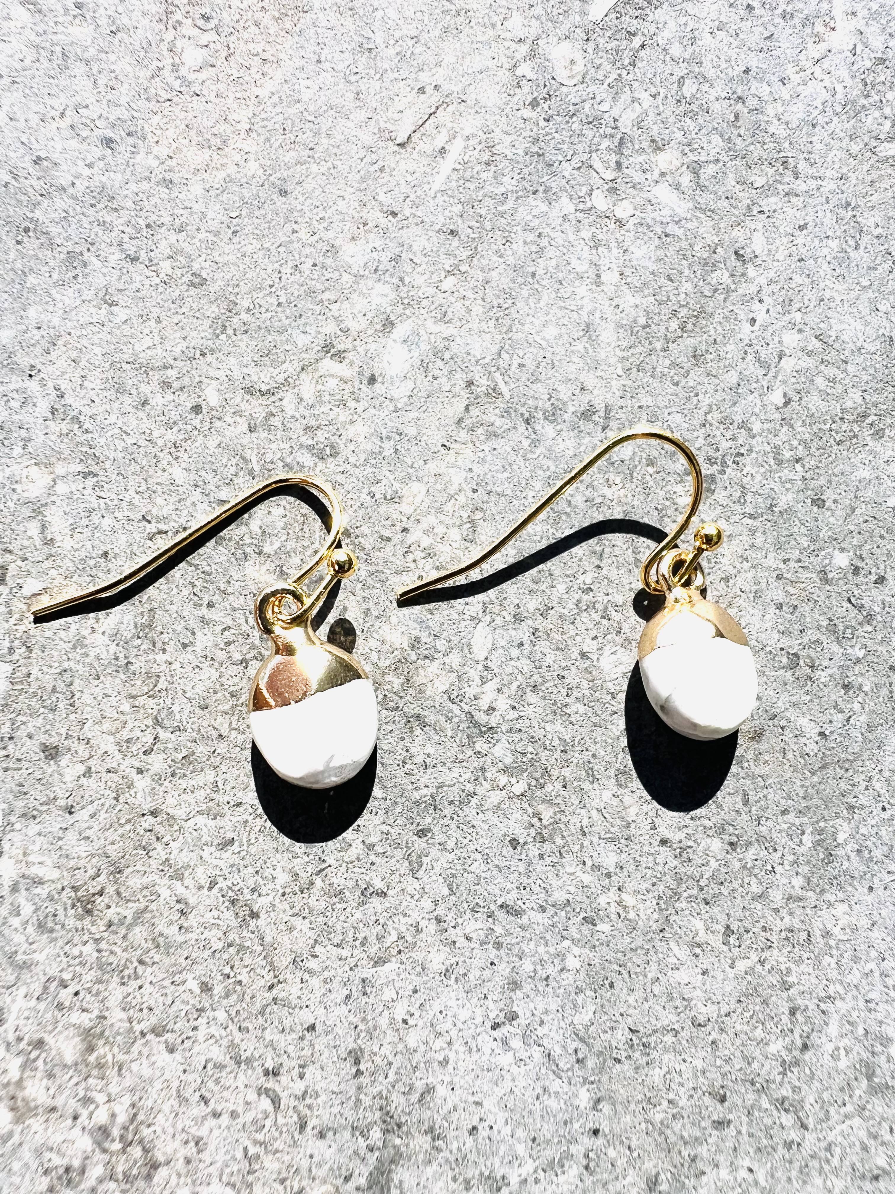 Boucles d'oreilles OSTUNI, howlite