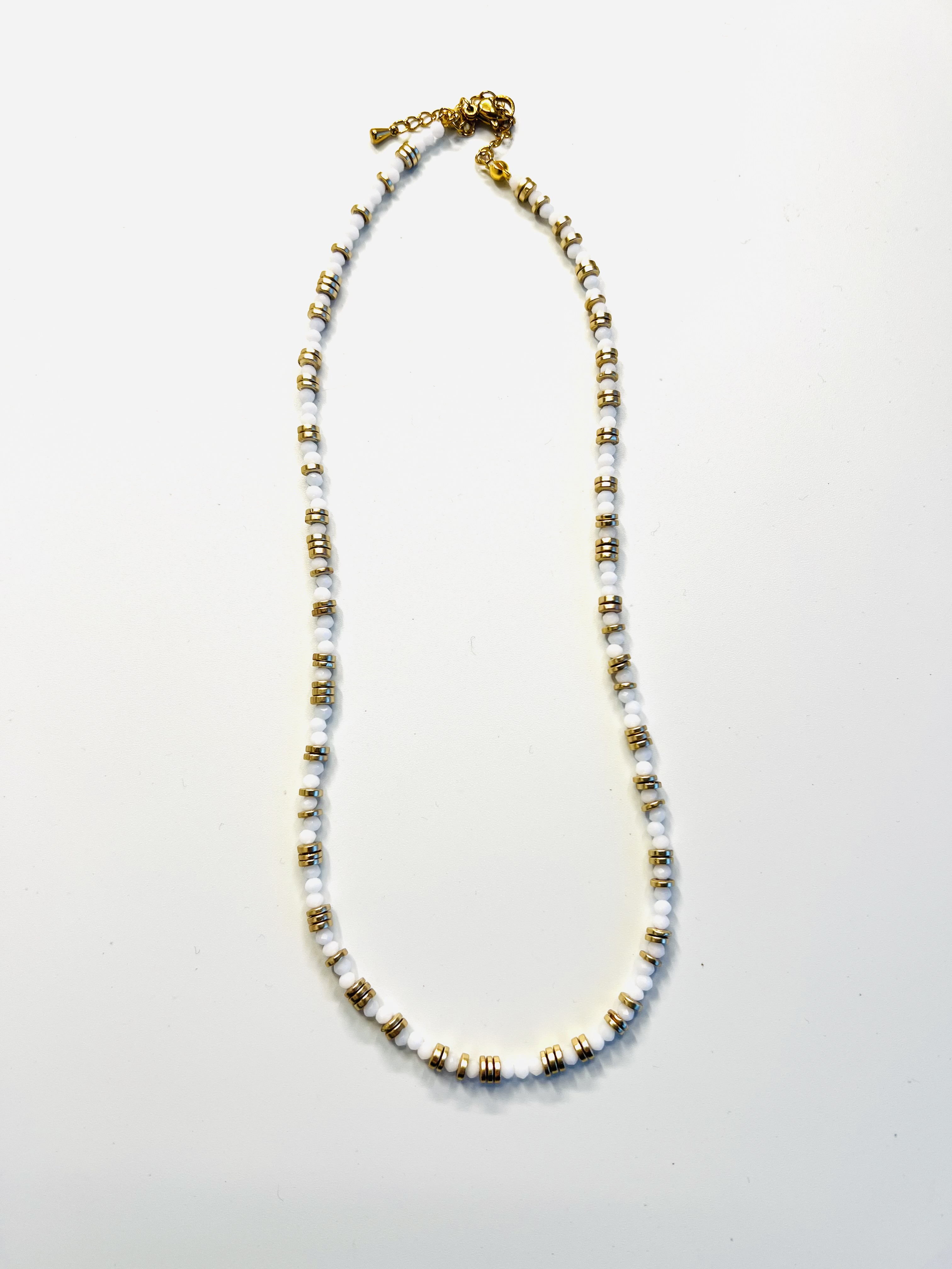 Collier LUZ, spinelle blanche, hématite dorée