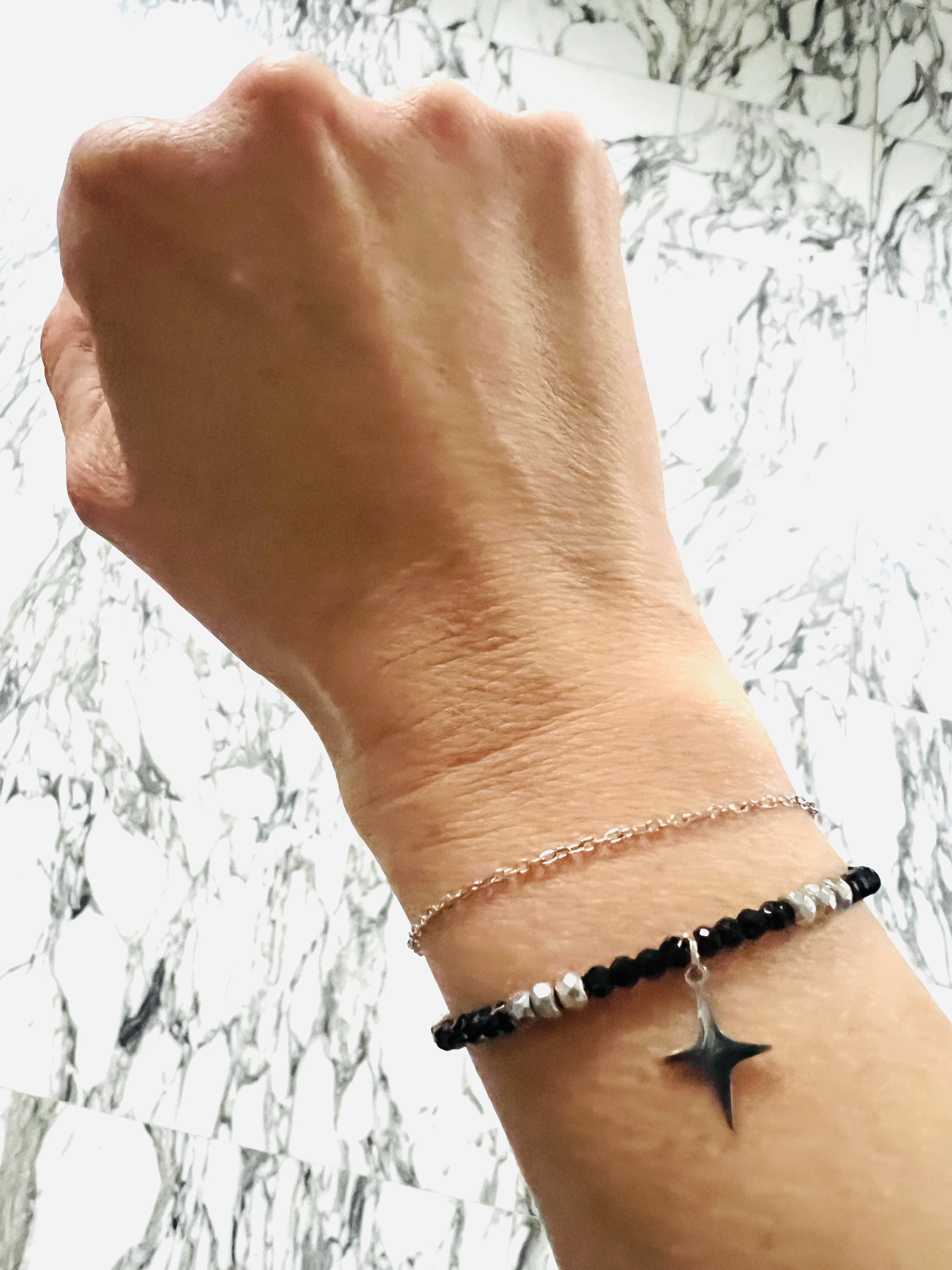 Bracelet TIMANFAYA, spinelle, hématite argentée