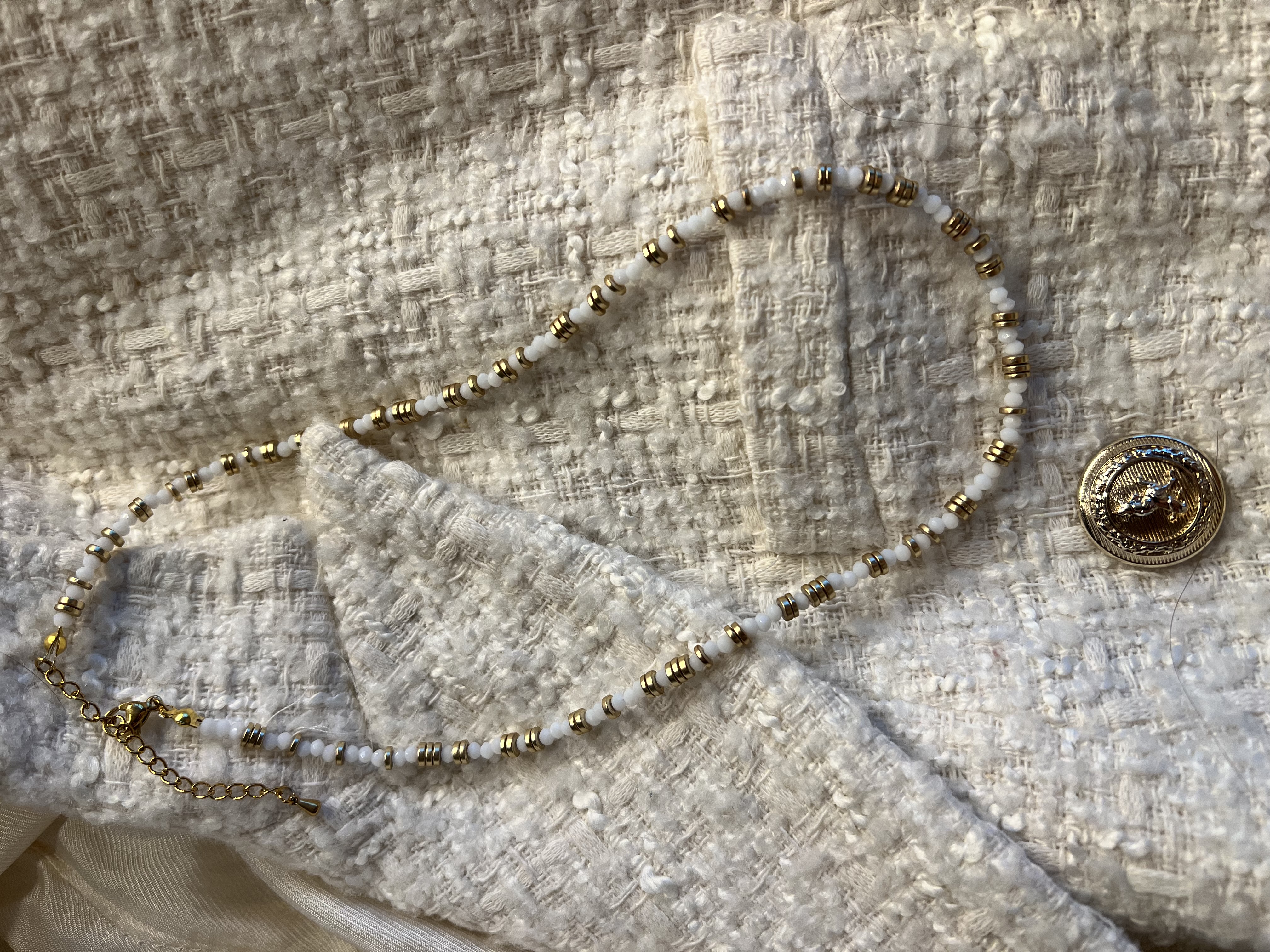 Collier LUZ, spinelle blanche, hématite dorée