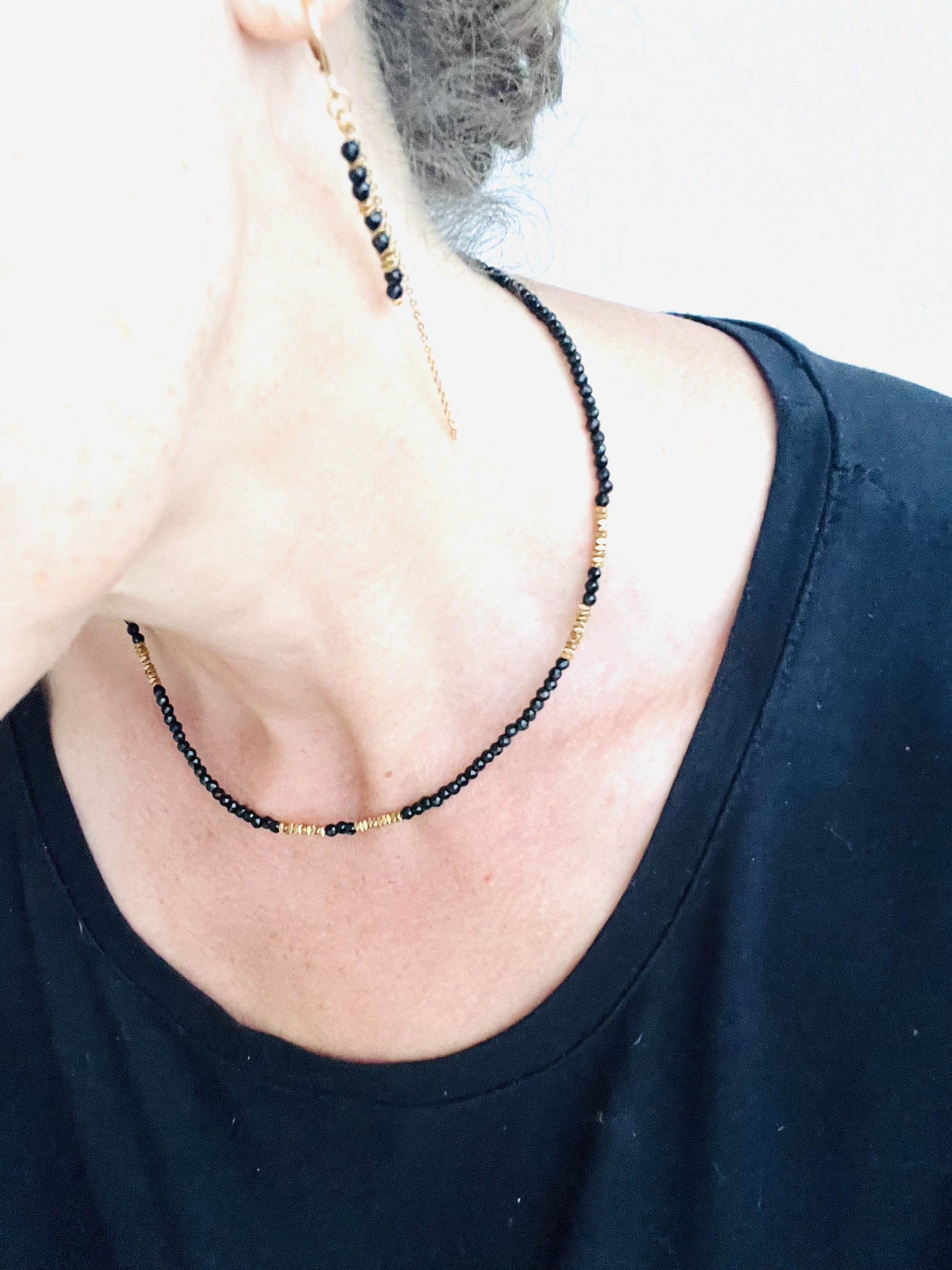 Collier CARBIDE, spinelle, hématite plaqué or