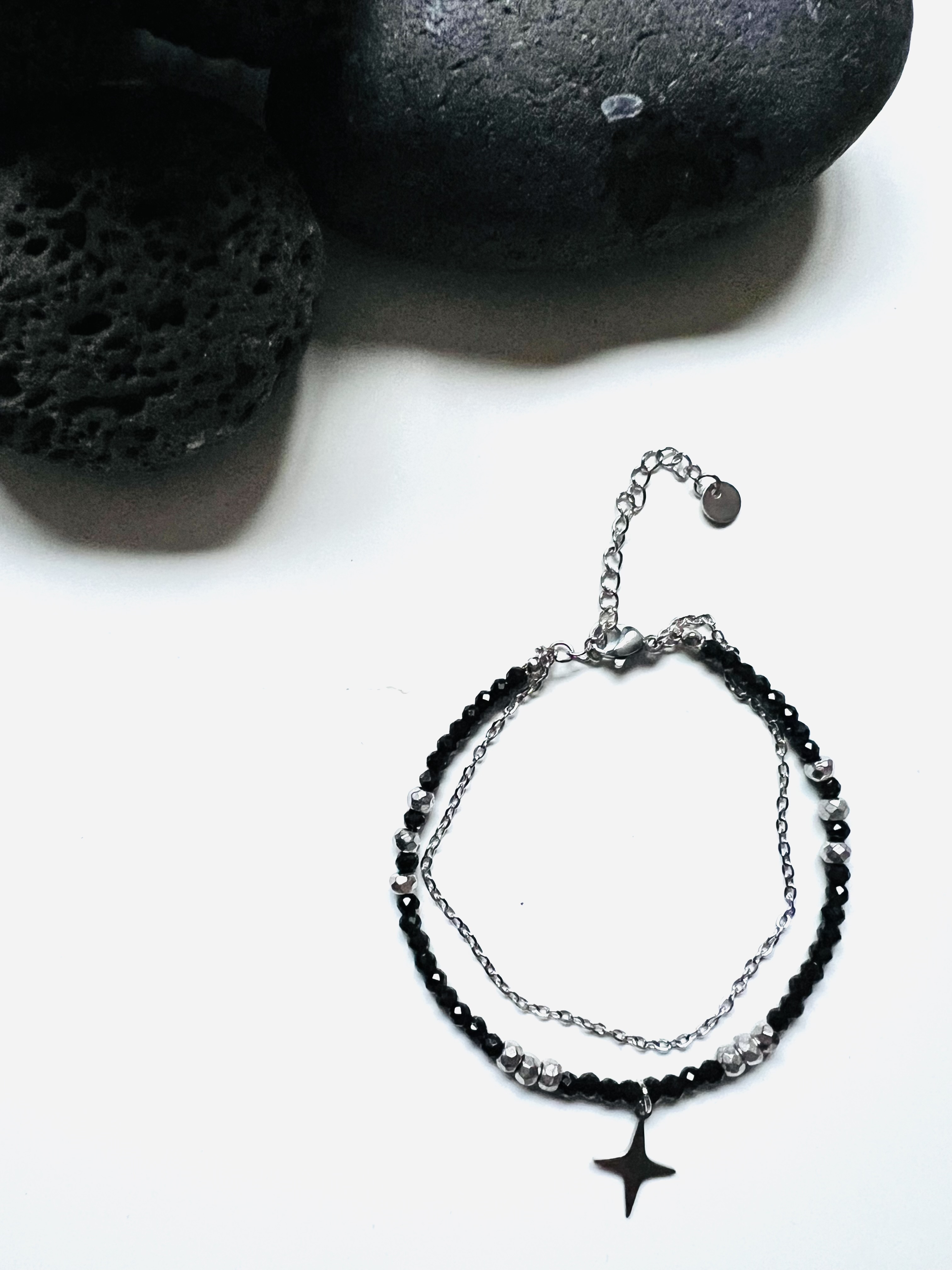 Bracelet TIMANFAYA, spinelle, hématite argentée