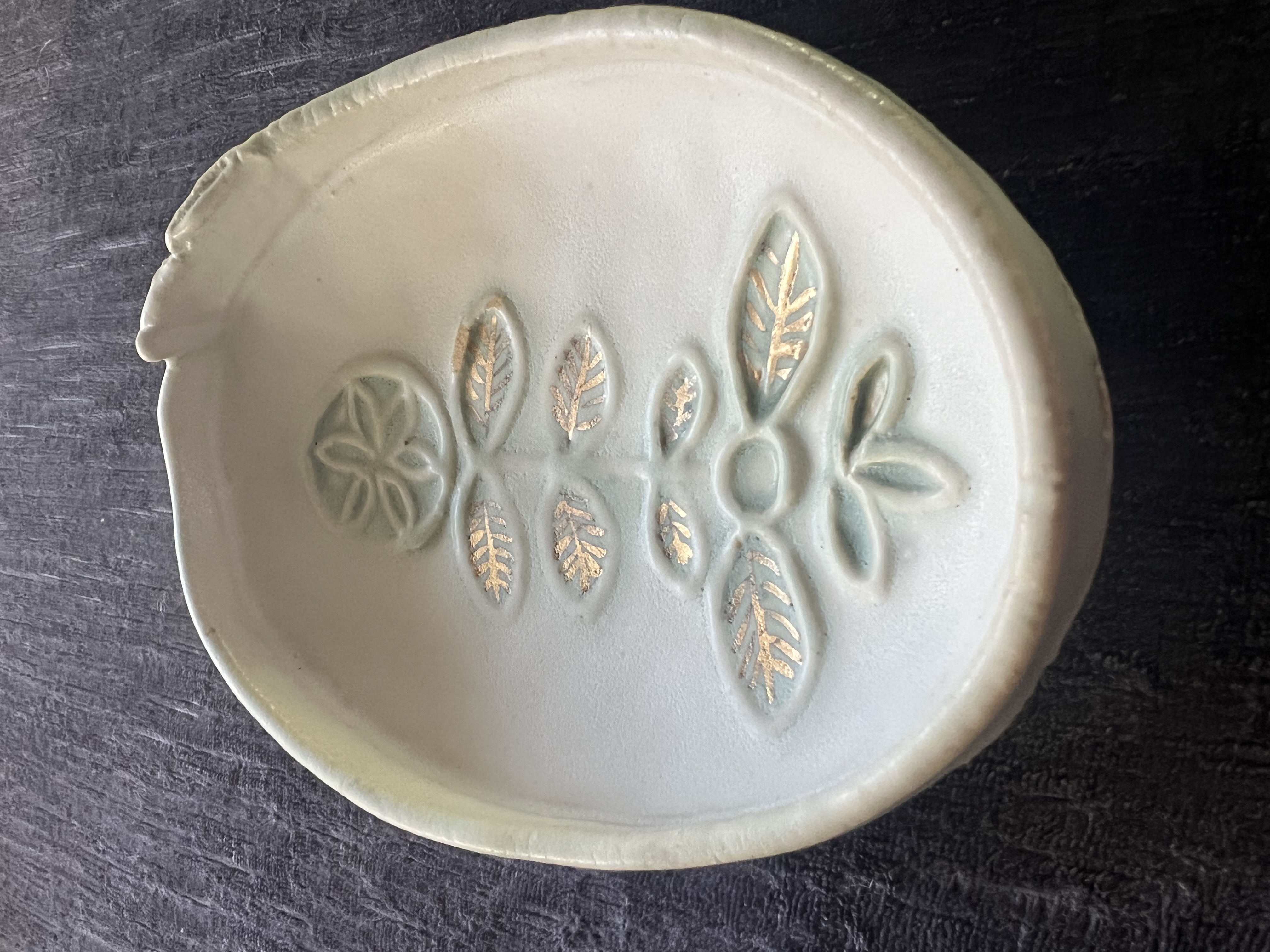 Verpstė jewelry dish (gold leaves)