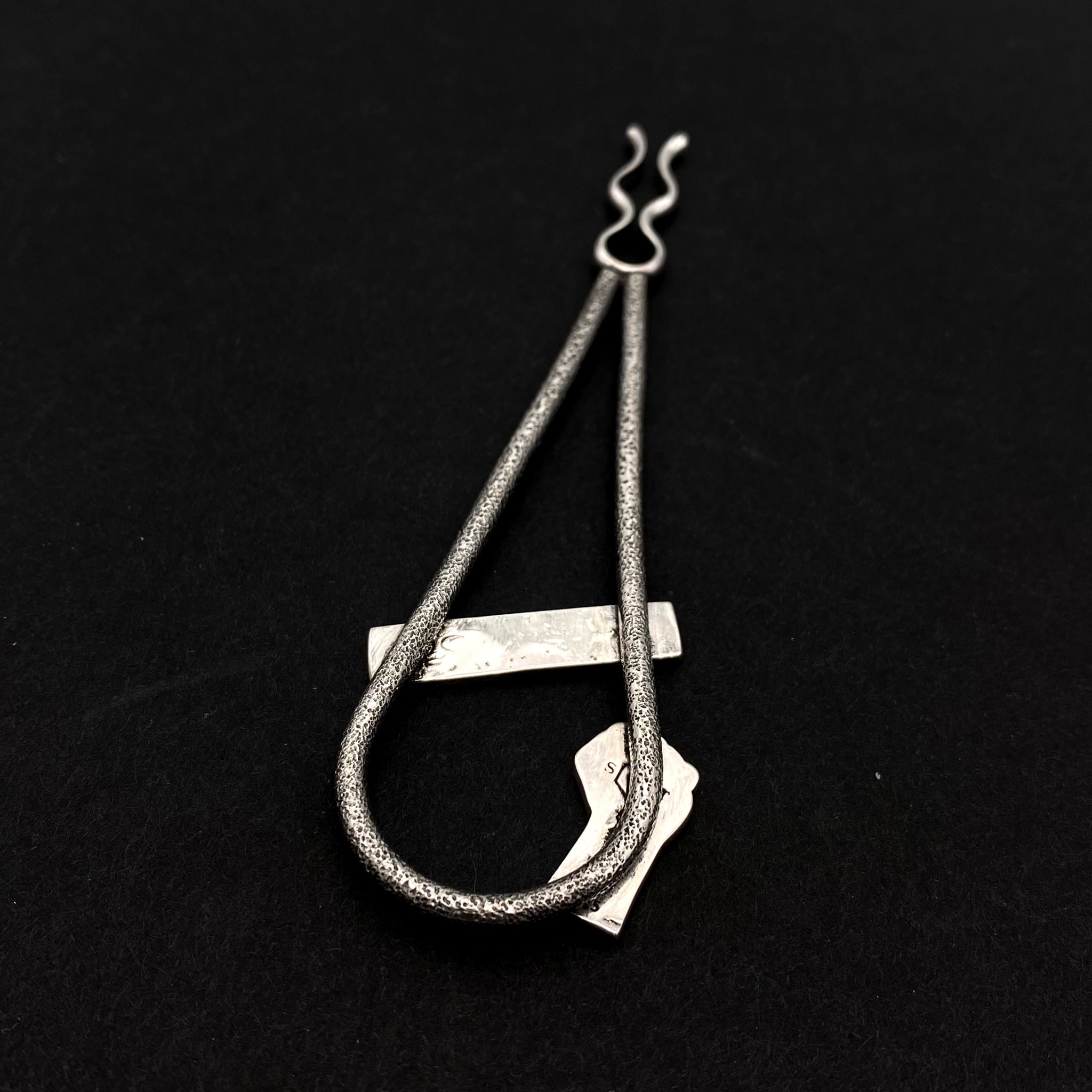 Solidarity Fist Ouid Holder