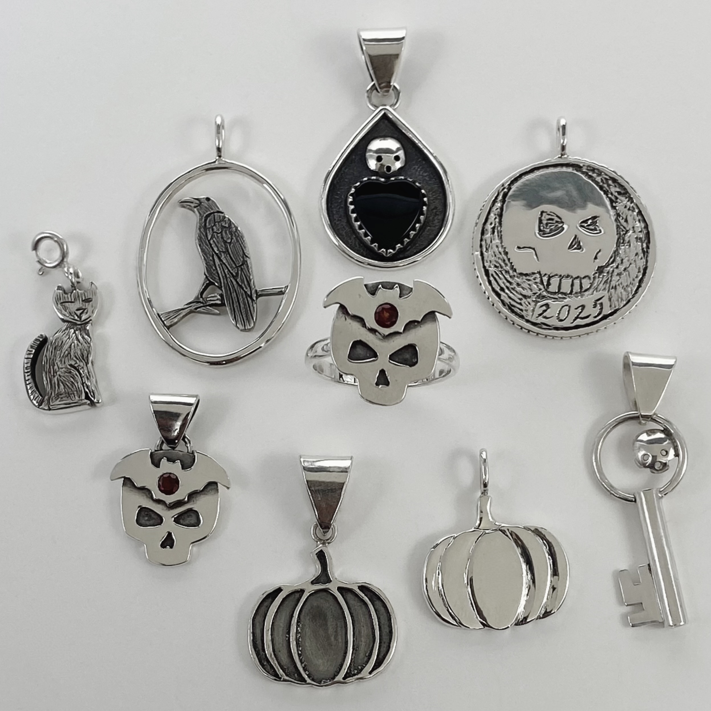 The Mourner’s Heart Pendant