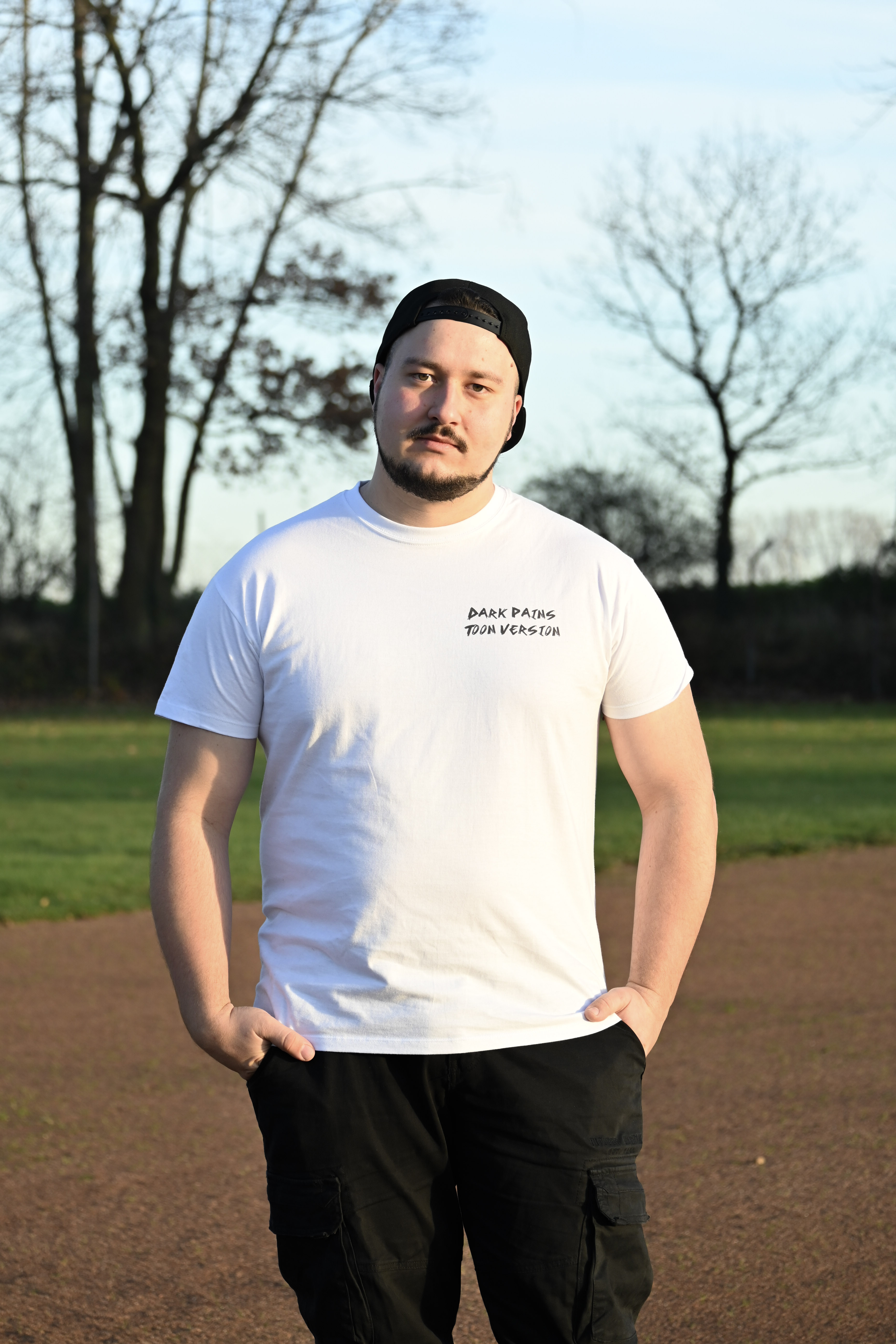 T-Shirt "Dark Pains Toon Version" Weiß