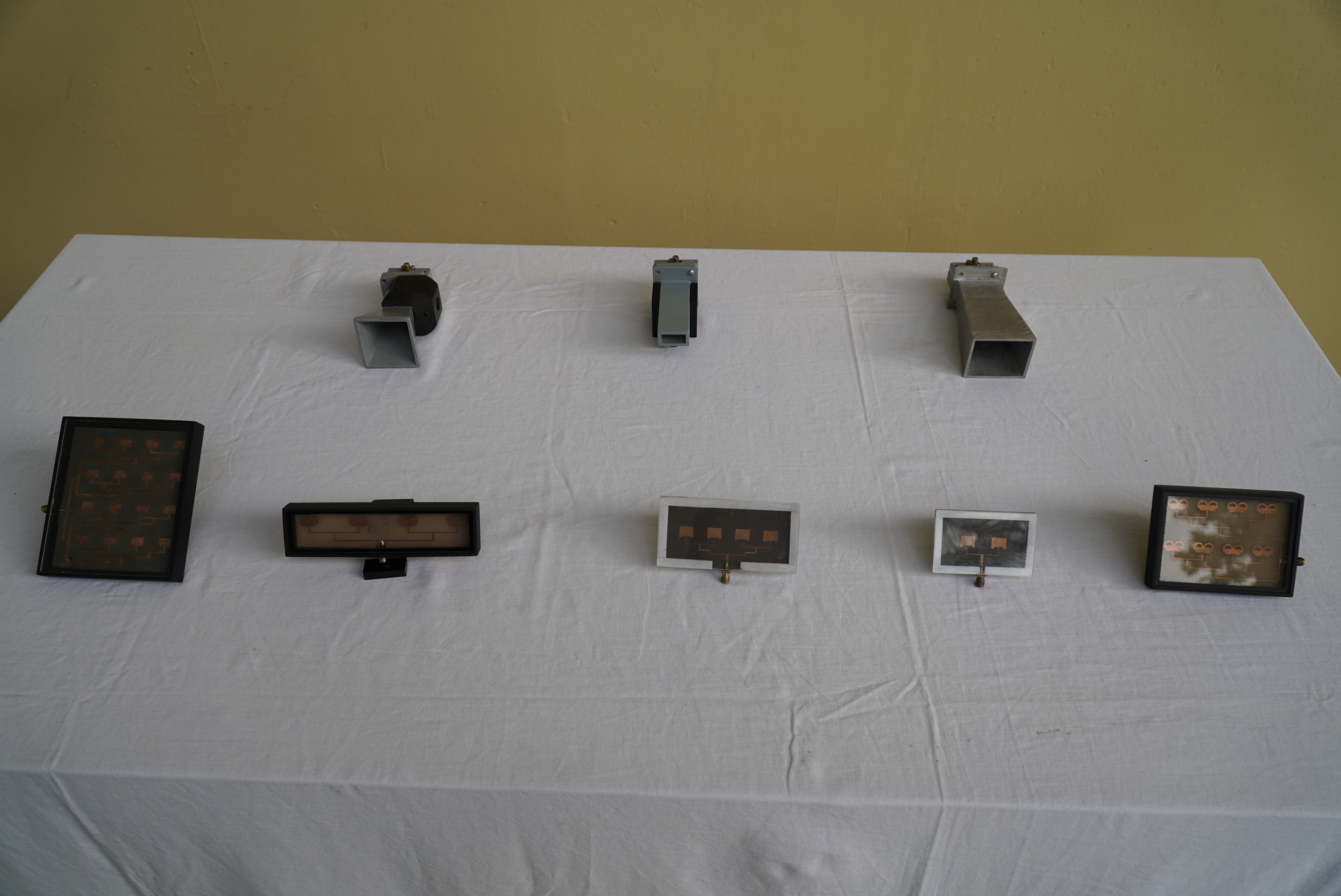 Waveguide Antennas at 10 GHz