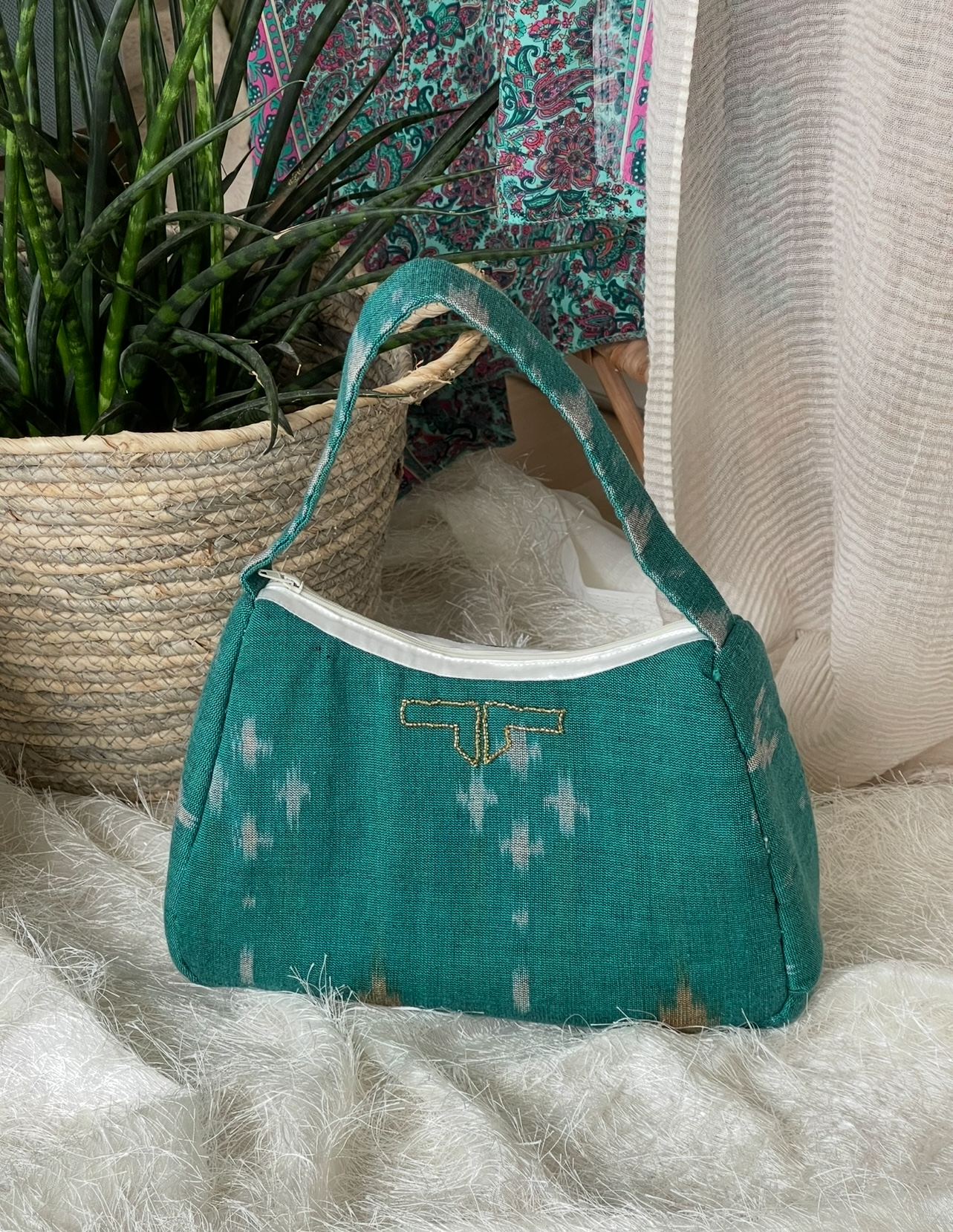 CHANHSY Silk Shoulder Bag