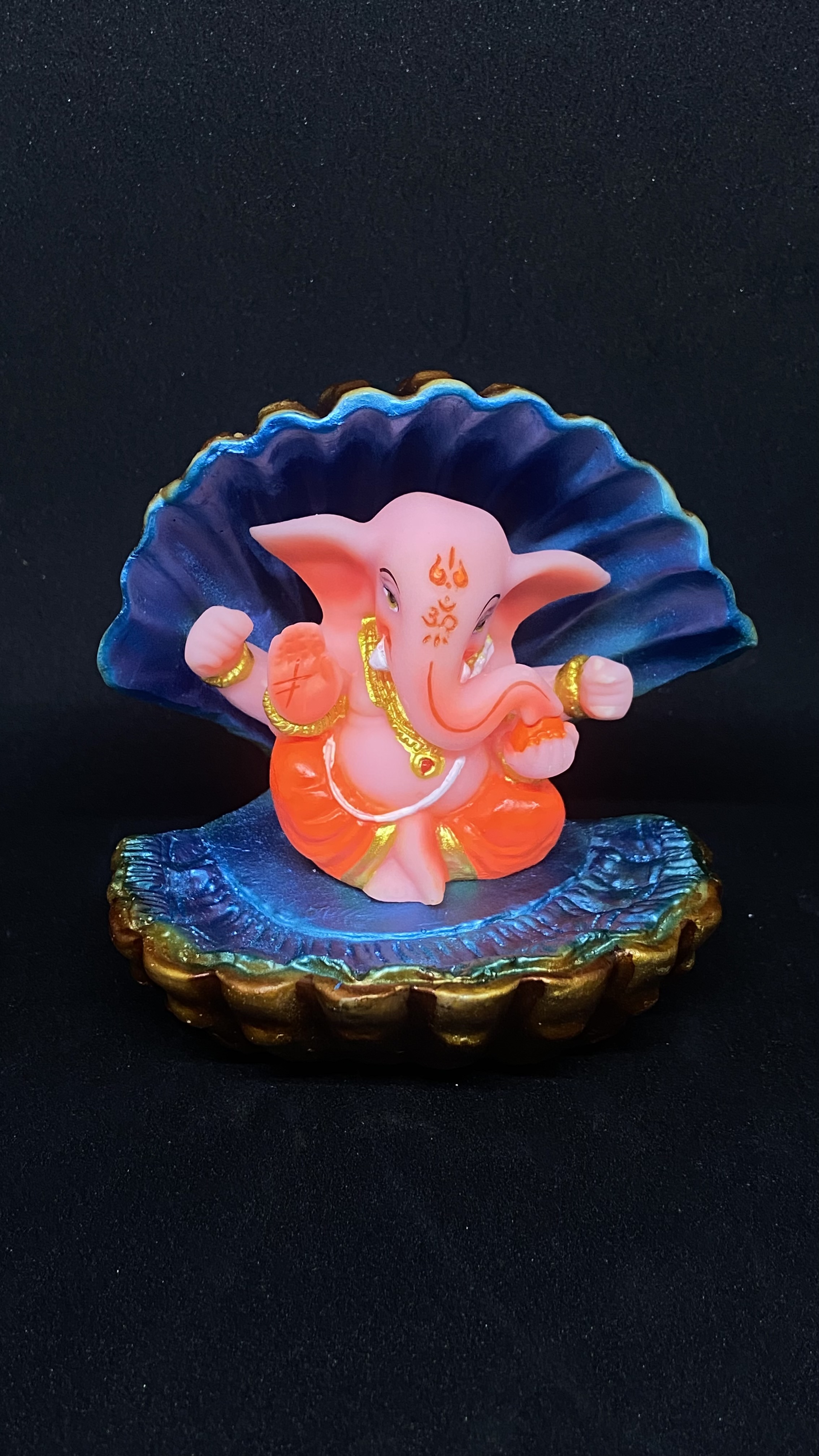 Ganpati in shell (N34)