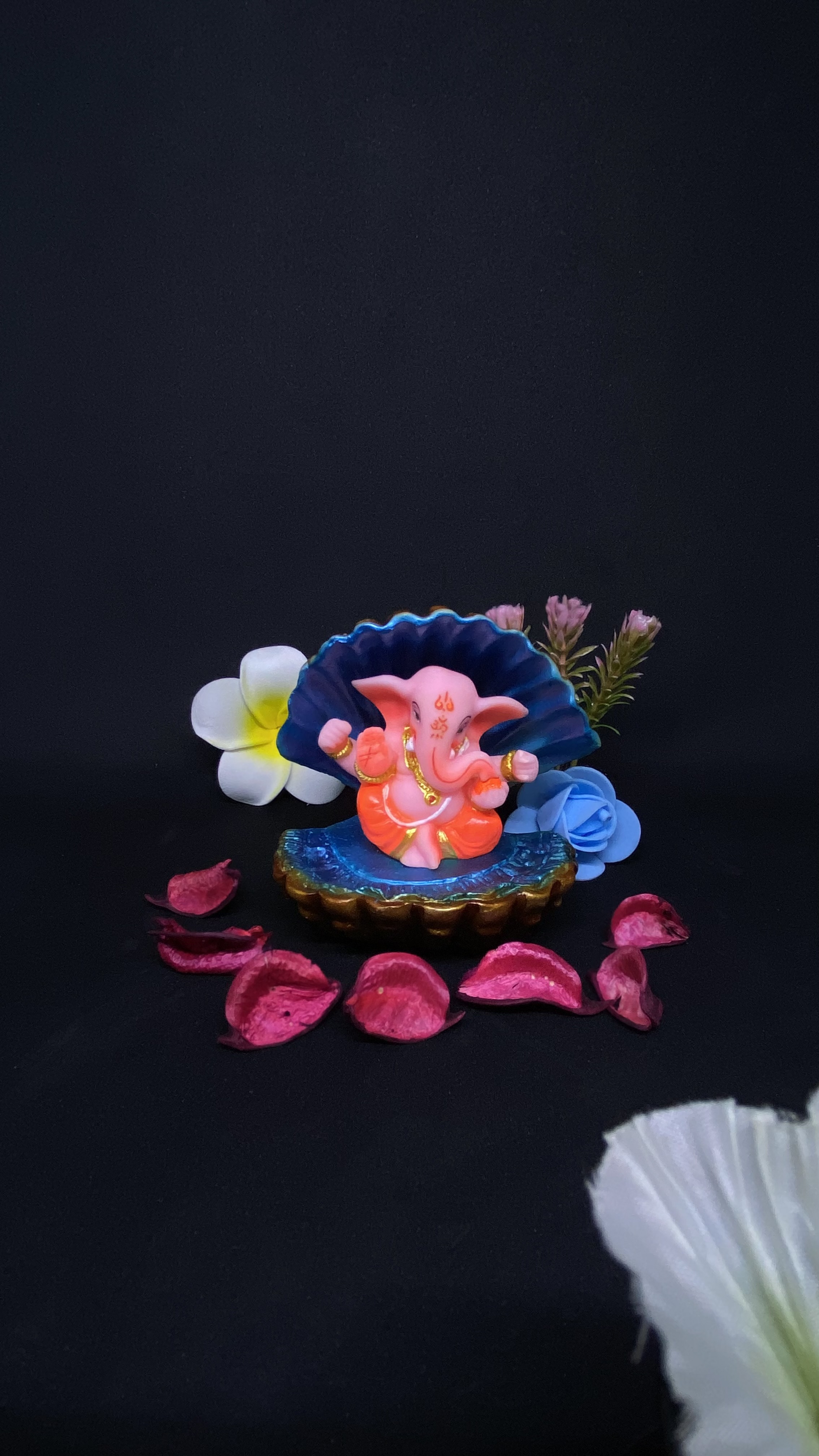 Ganpati in shell (N34)