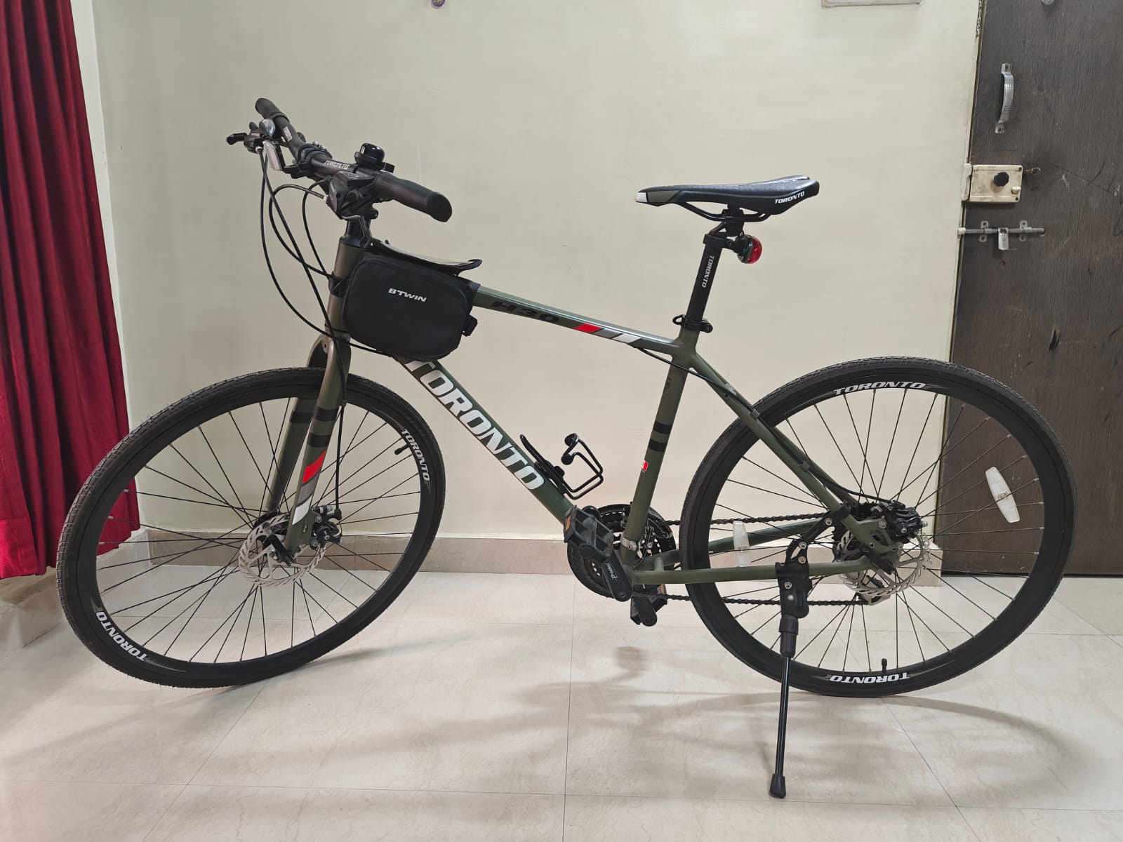 Toronto H30 Hybrid Bike 2024