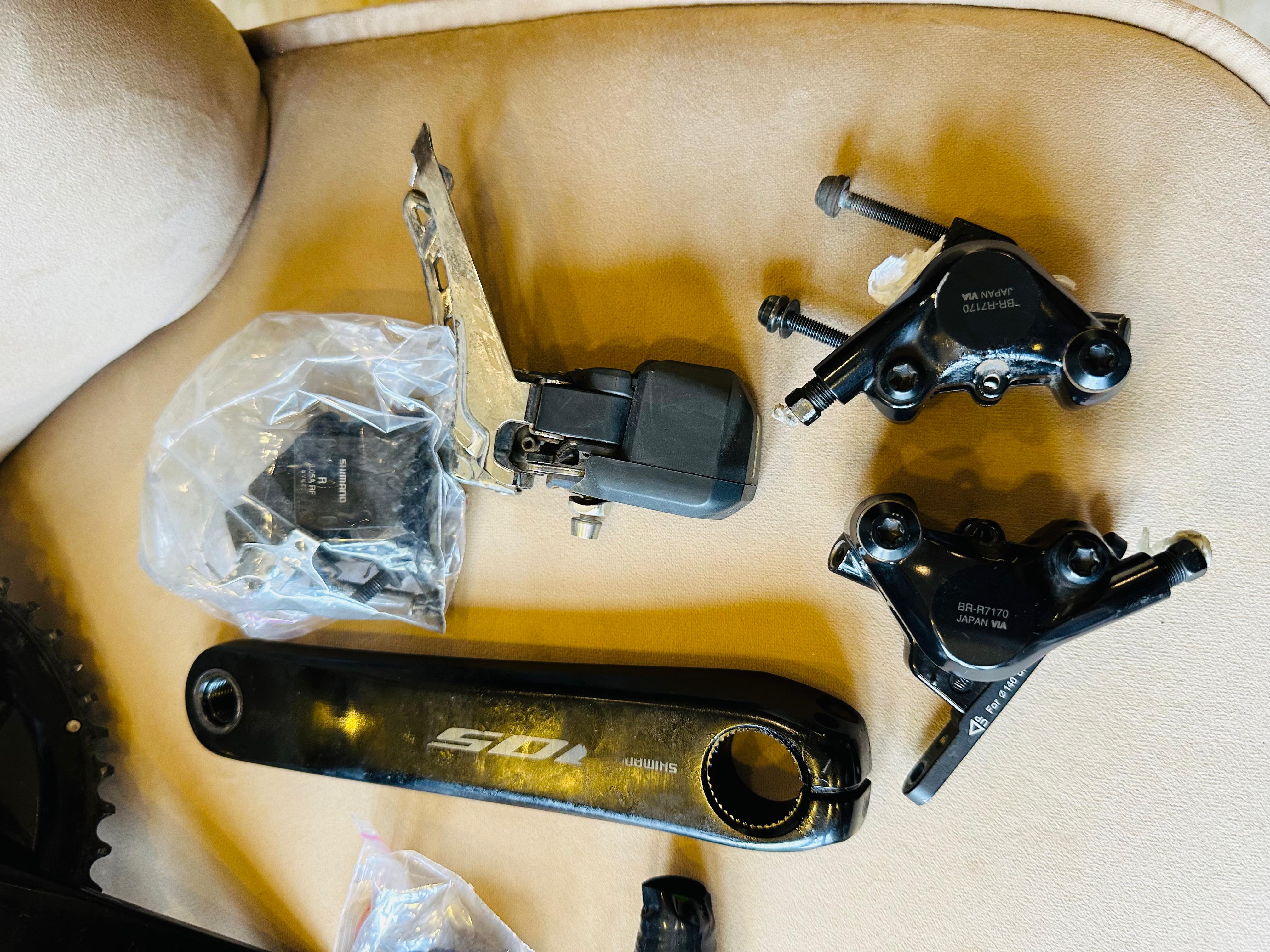 Shimano 105 Di2 Groupset 2024