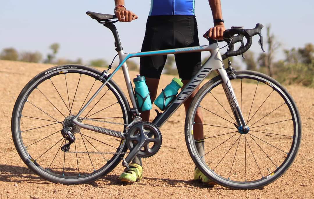 Canyon Ultimate CF SL 9.0 DI2 Road Bike Size-Medium