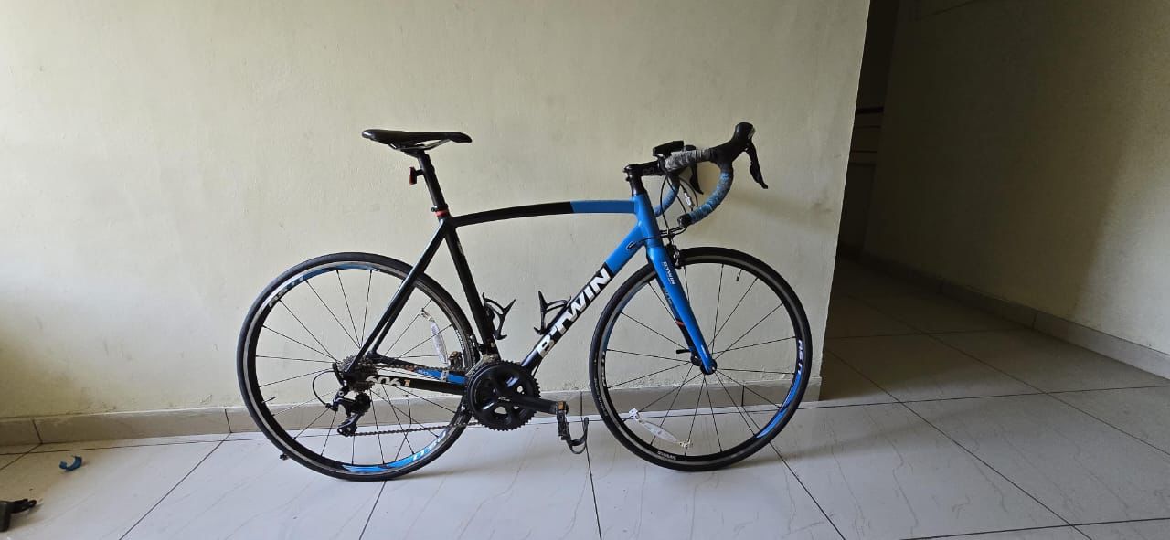 Btwin Ultra 700 (2017) Road Bike Size-Medium 