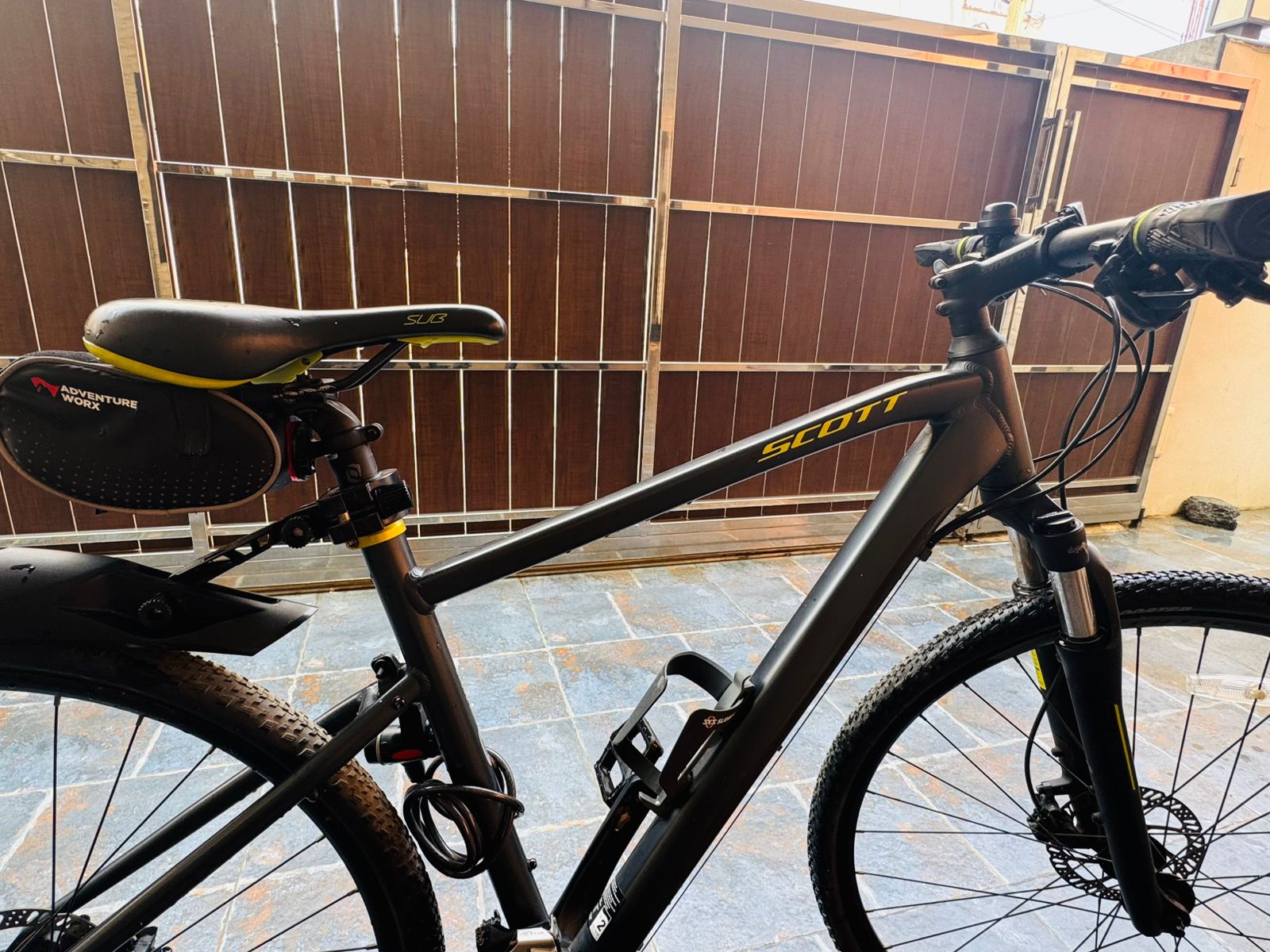 SCOTT SUB CROSS 30 MEN BIKE HYBRID BIKE SIZE-MEDIUM