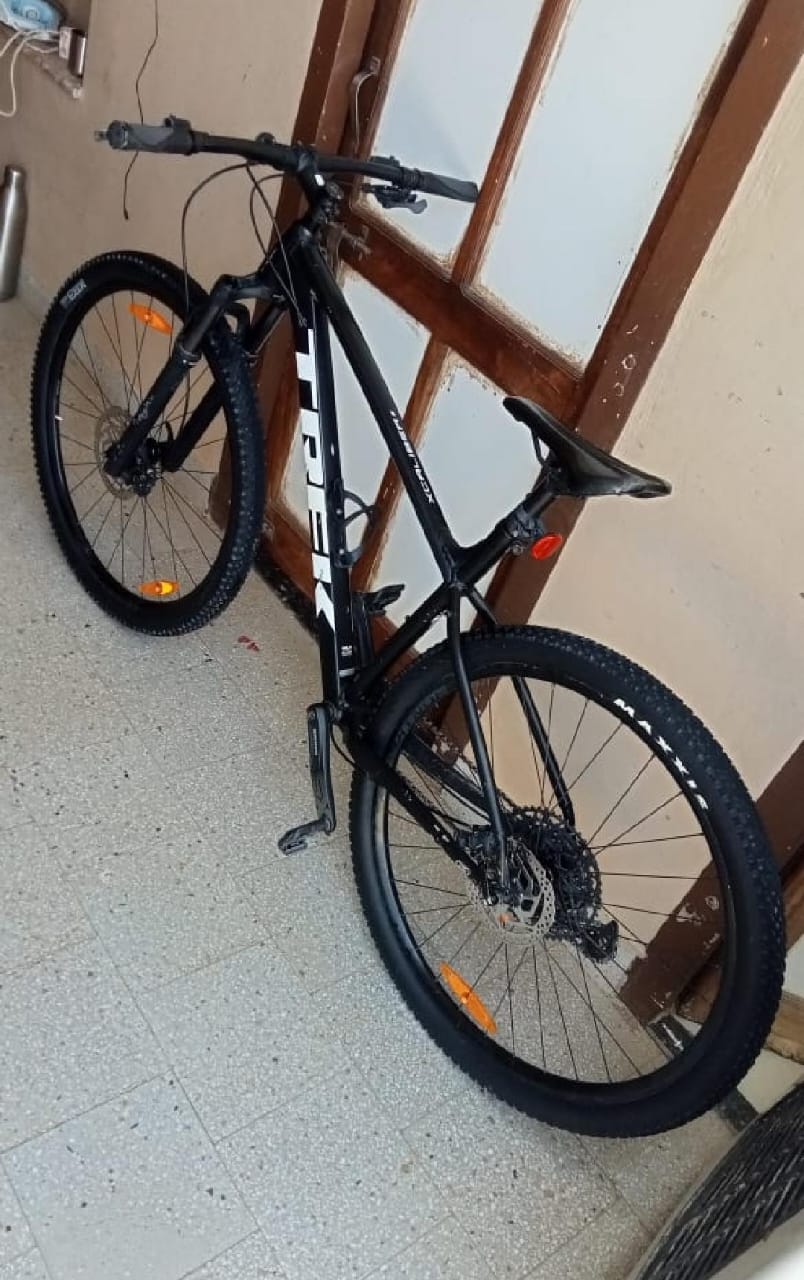 Trek Xcaliber 8 Mountain Bike Size-ML