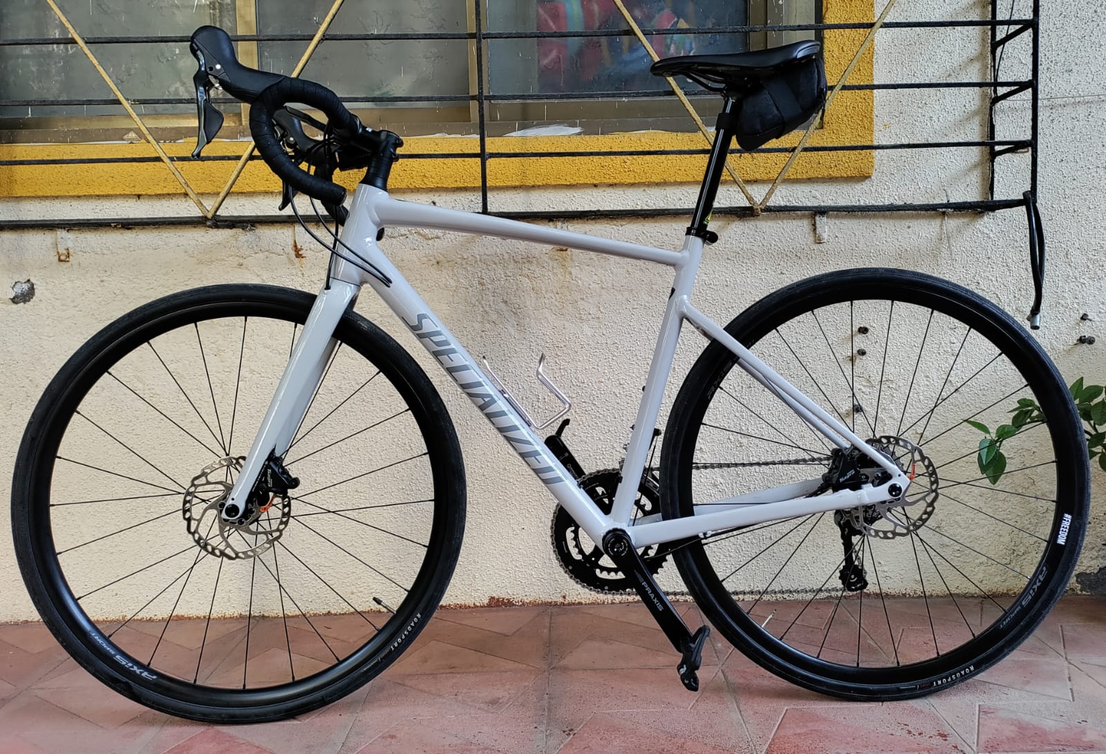 Specialized ALLEZ DISC SPORT Road Bike Size-Medium (54cm)  2024