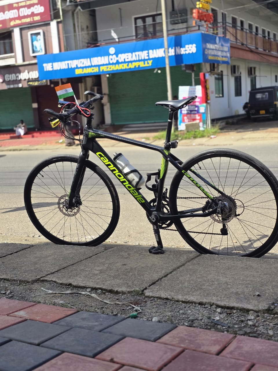 CANNONDALE QUICK CARBON 1 Flatbar Road Bike Size-Medium 2017