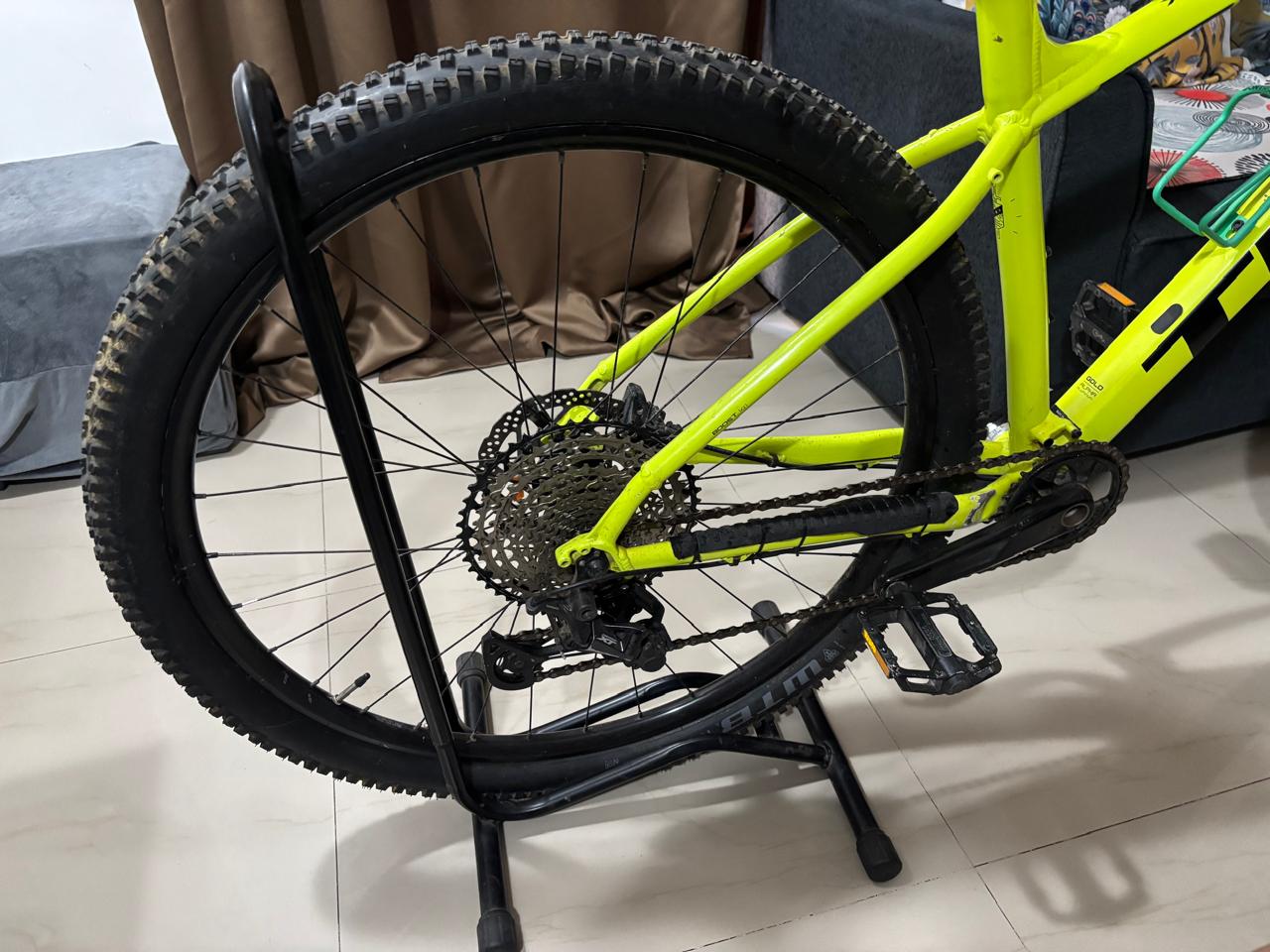 Trek X Caliber 9 Mountain Bike Size-Large 2021
