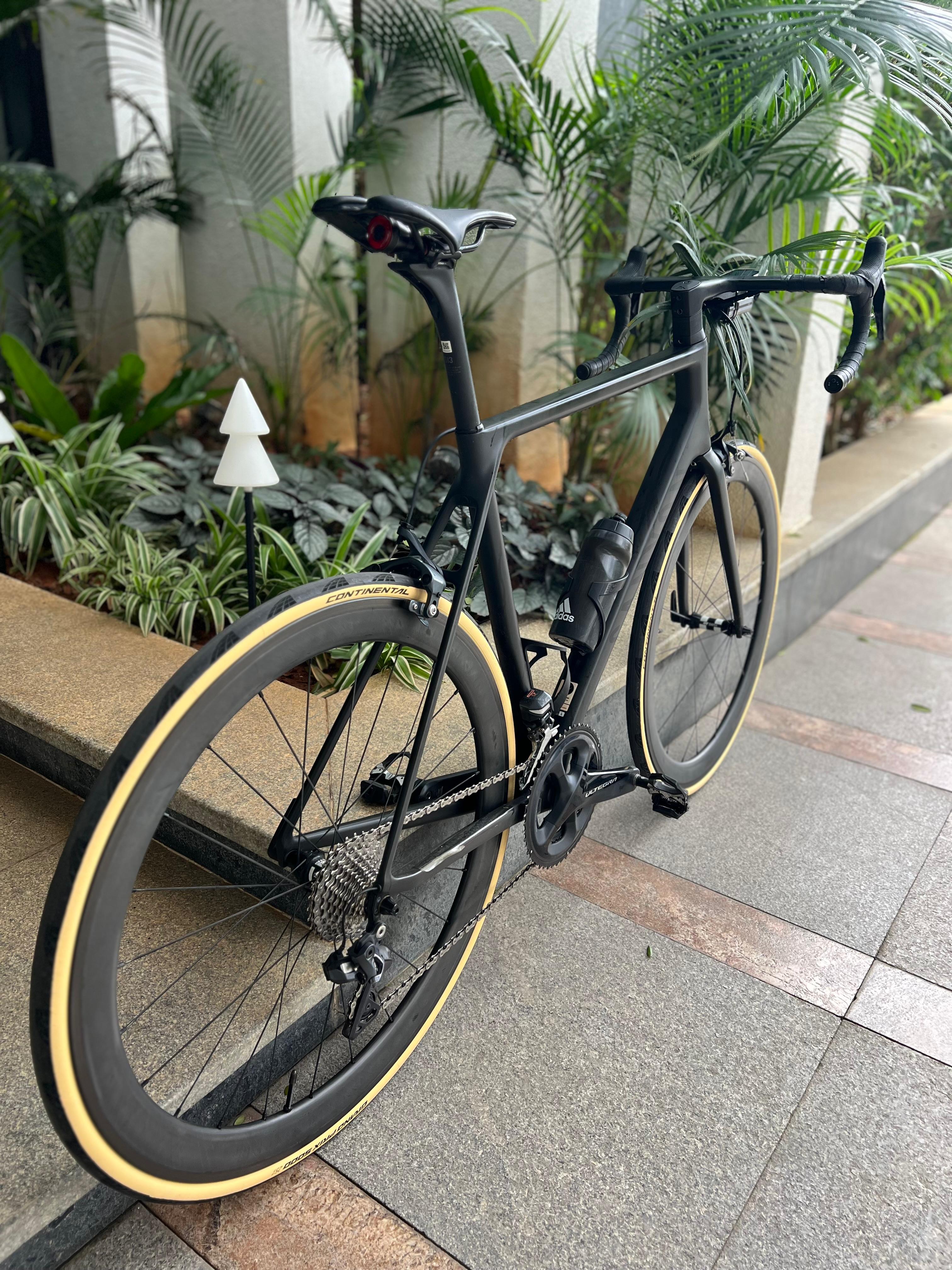 Canyon Ultimate CF SLX 8 Di2 road Bike Size-Large 2021