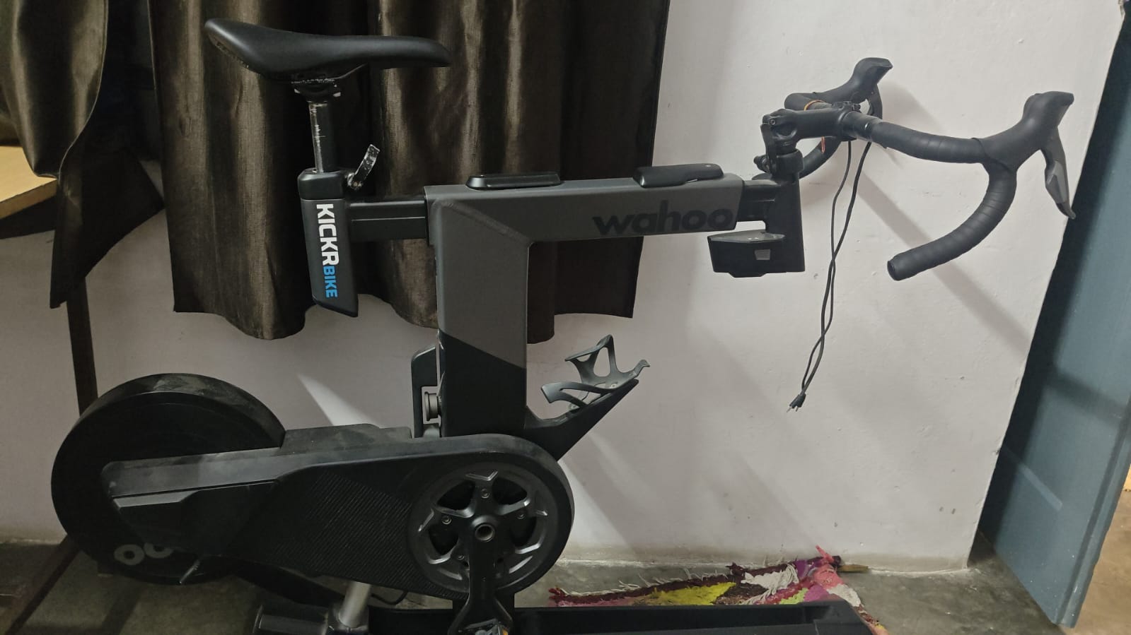 Wahoo Indoor Smart Trainer | KICKR BIKE SMART BIKE