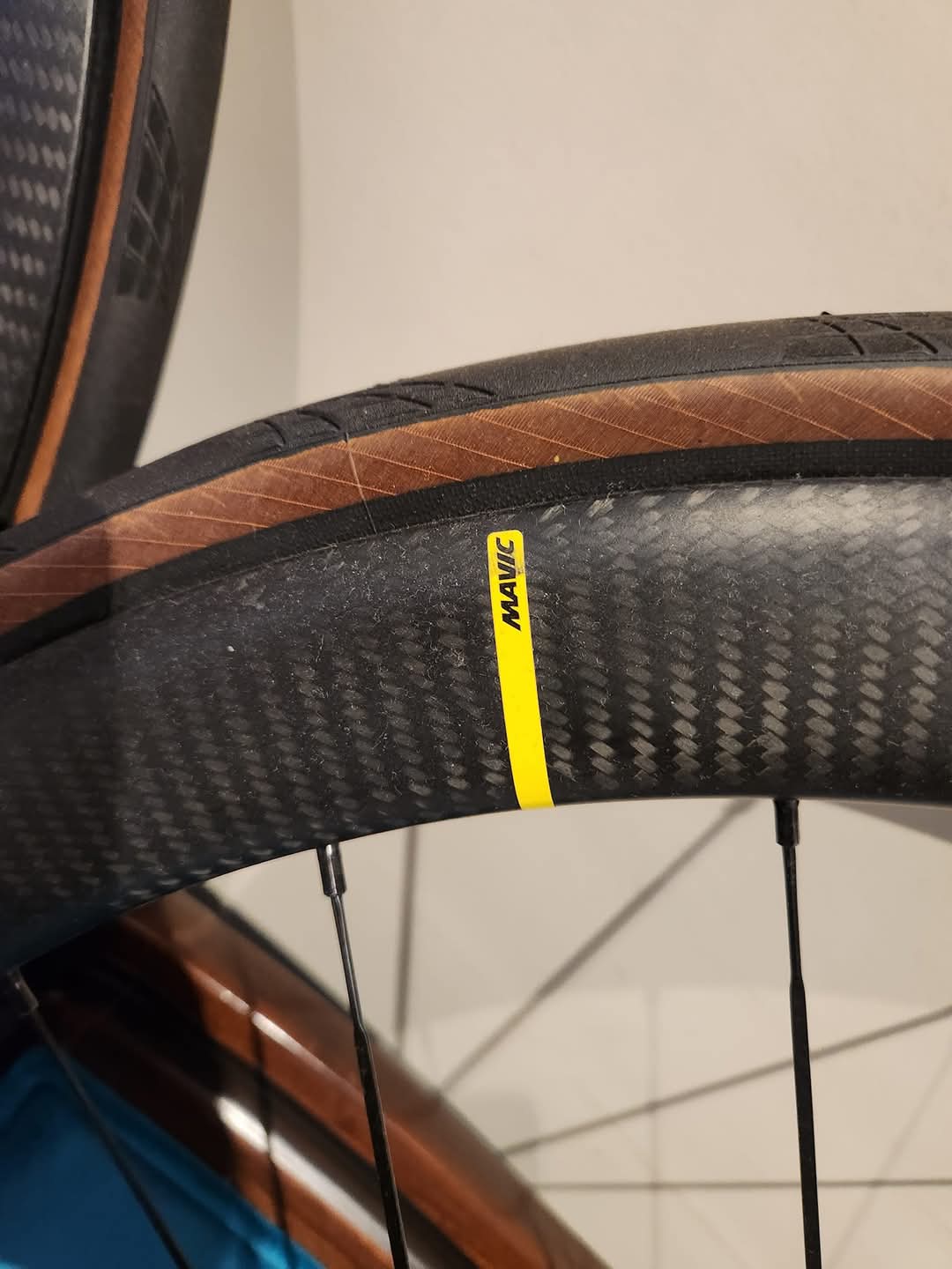 Mavic Cosmic SL 45 Carbon Tubeless Disc Brake Wheel - Shimano/Sram (Black)