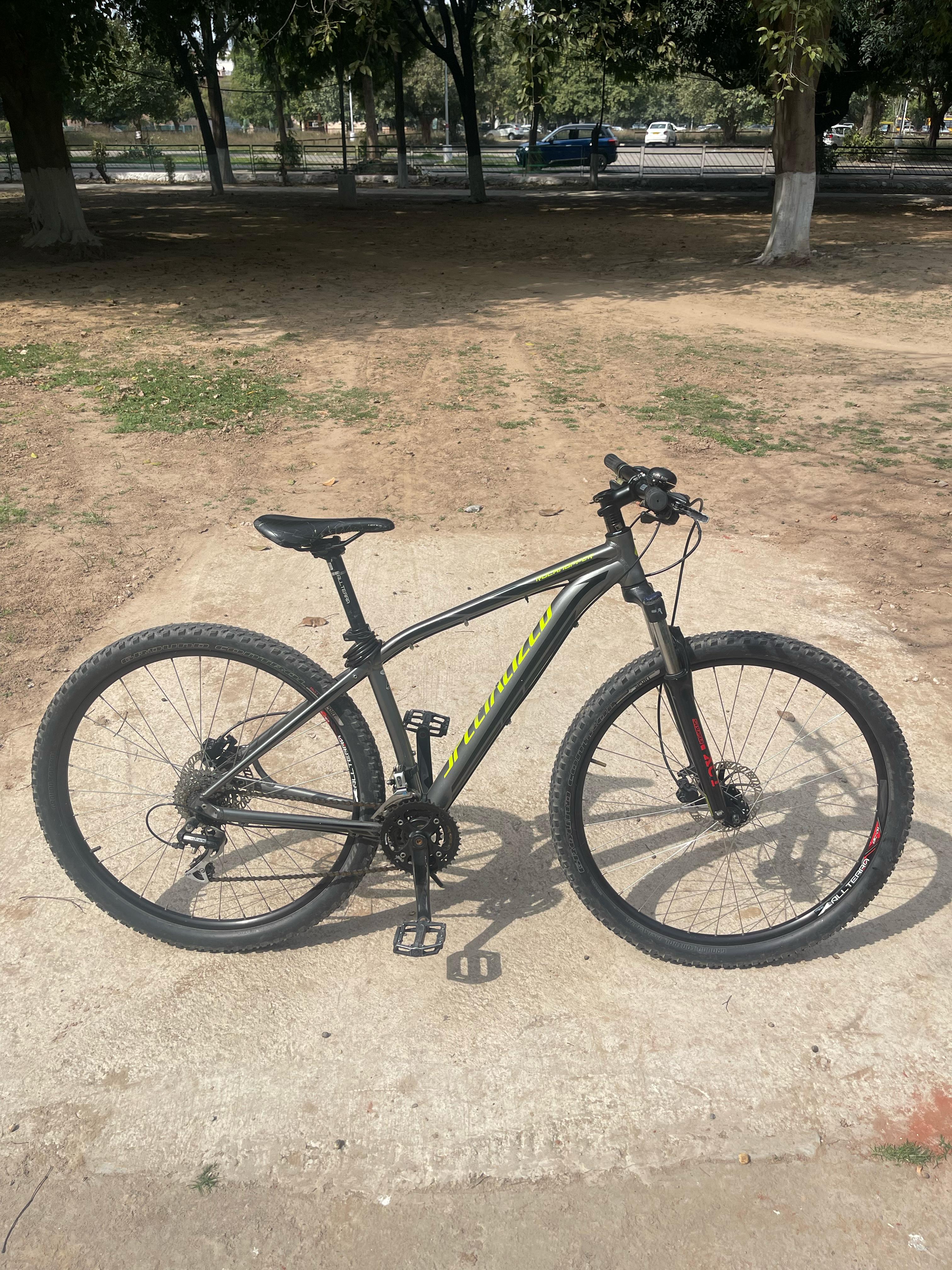 Specialized Rockhopper 29 MTB Size-Medium 2017