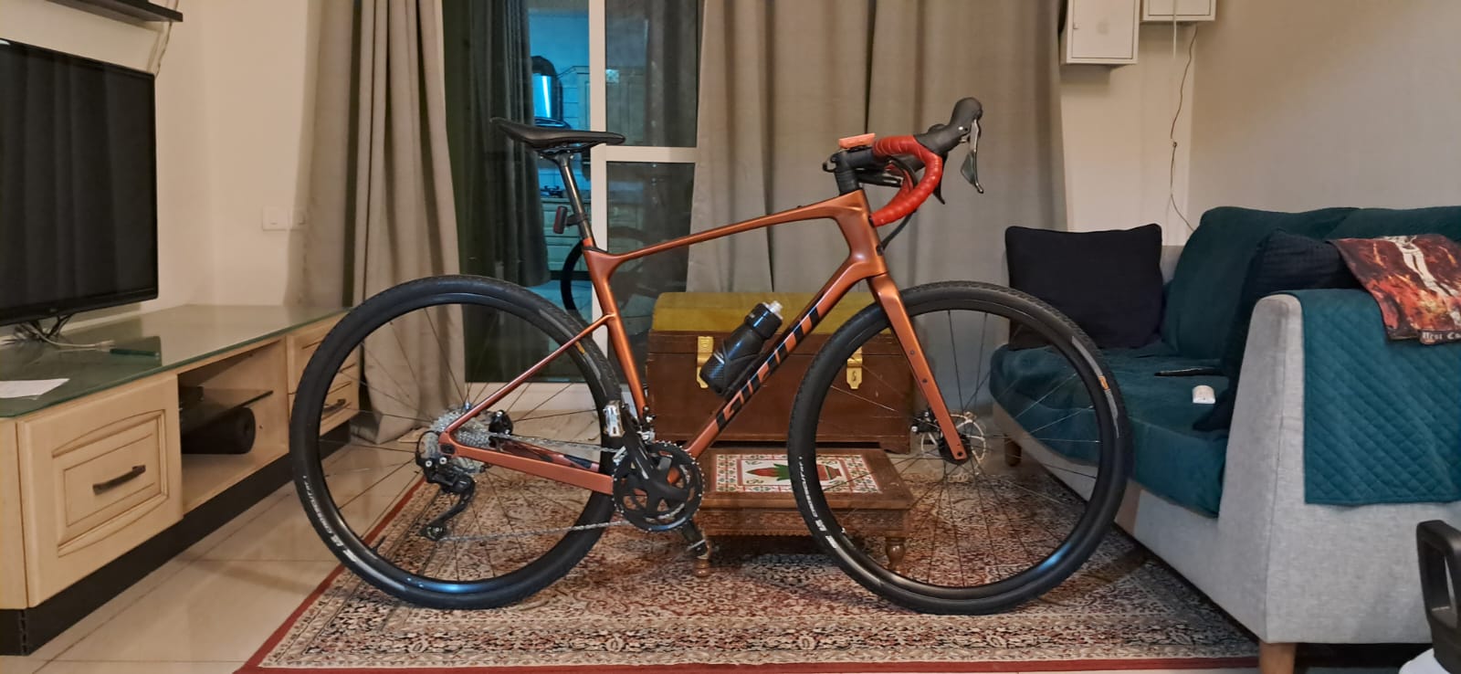 Giant Revolt Advanced 3- Road Bike -Large