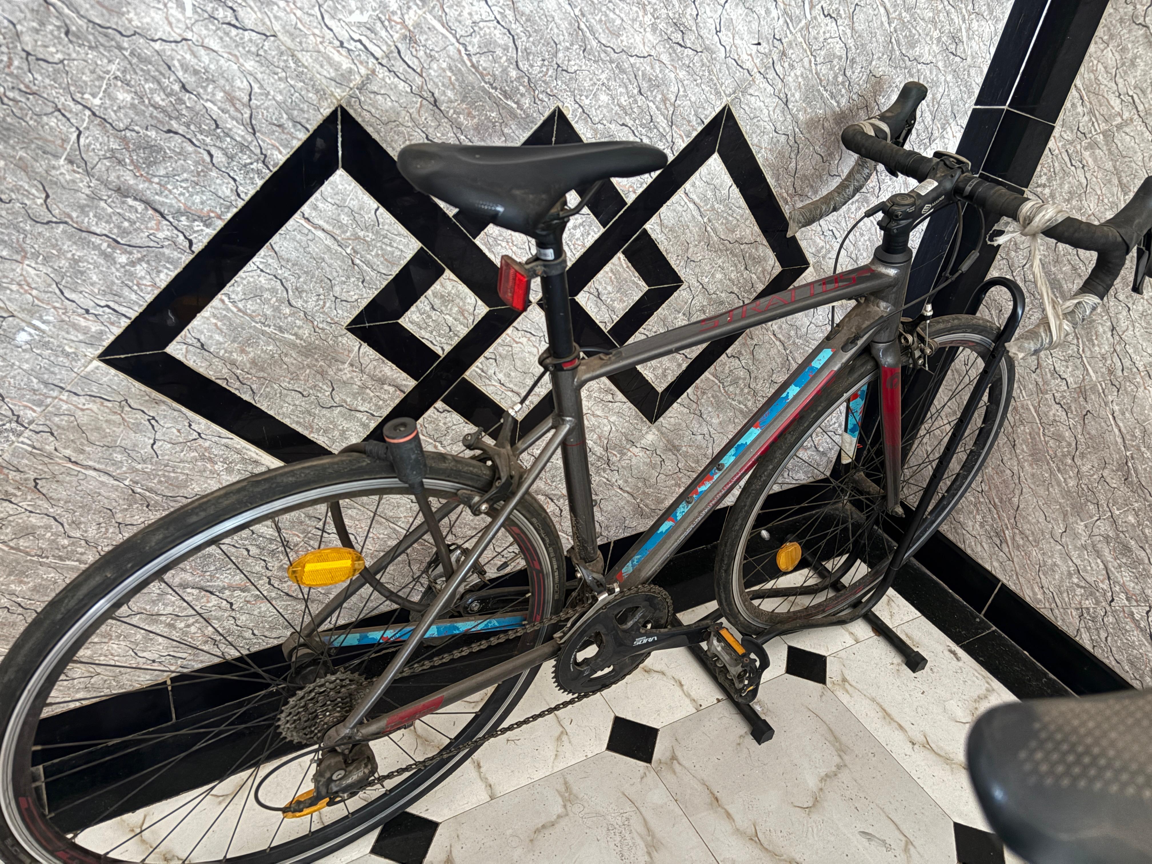 Polygon Stratoss 3 Road Bike  - M -2023