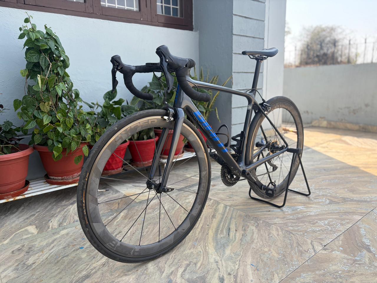 Giant TCR Advanced 1 Disc KOM Road Bike Size-Medium 2021