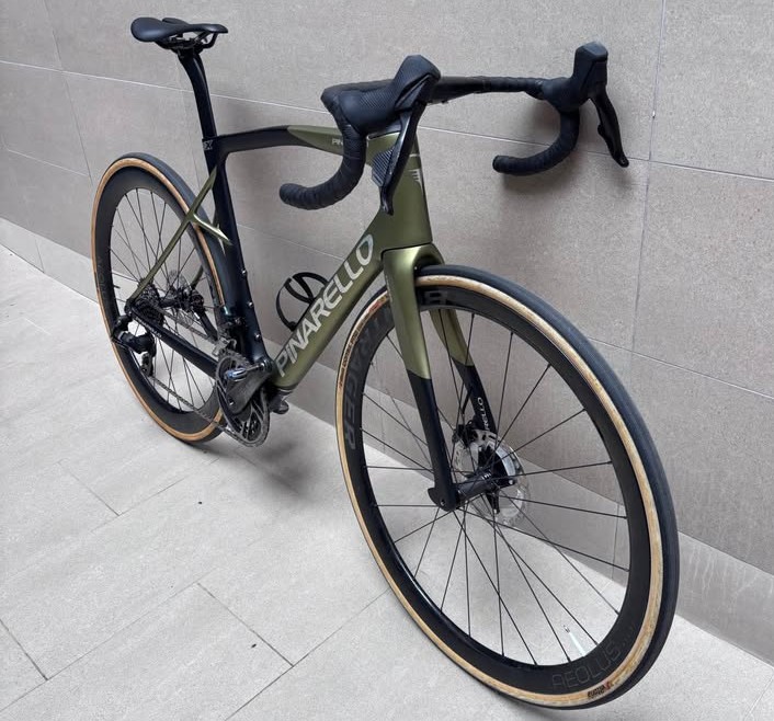 Pinarello X9 -Endurance Road bike -53 cms-SRAM e-TAP -2024