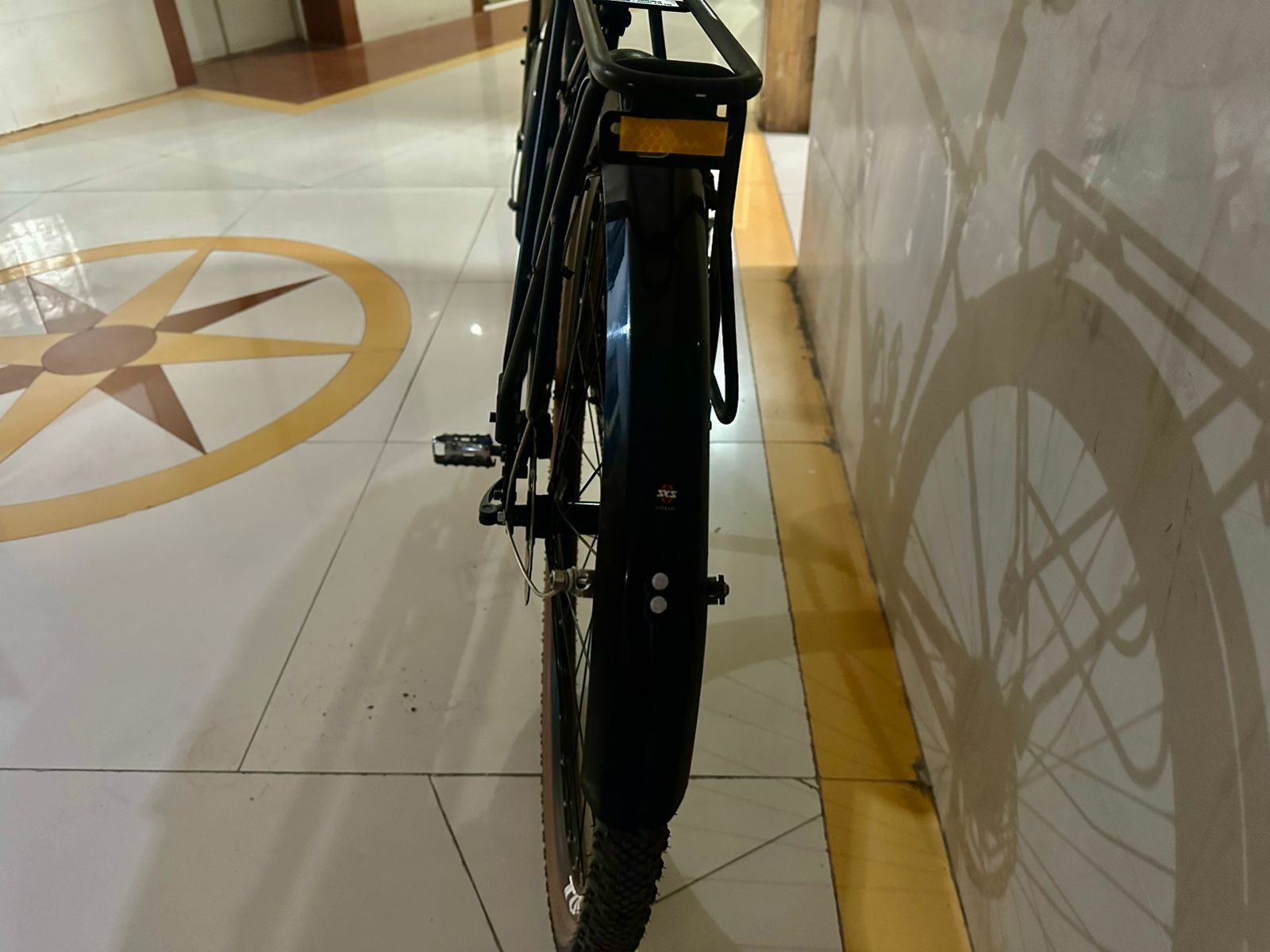 MARIN FOUR CORNERS HYBRID BIKE SIZE-LARGE 2021